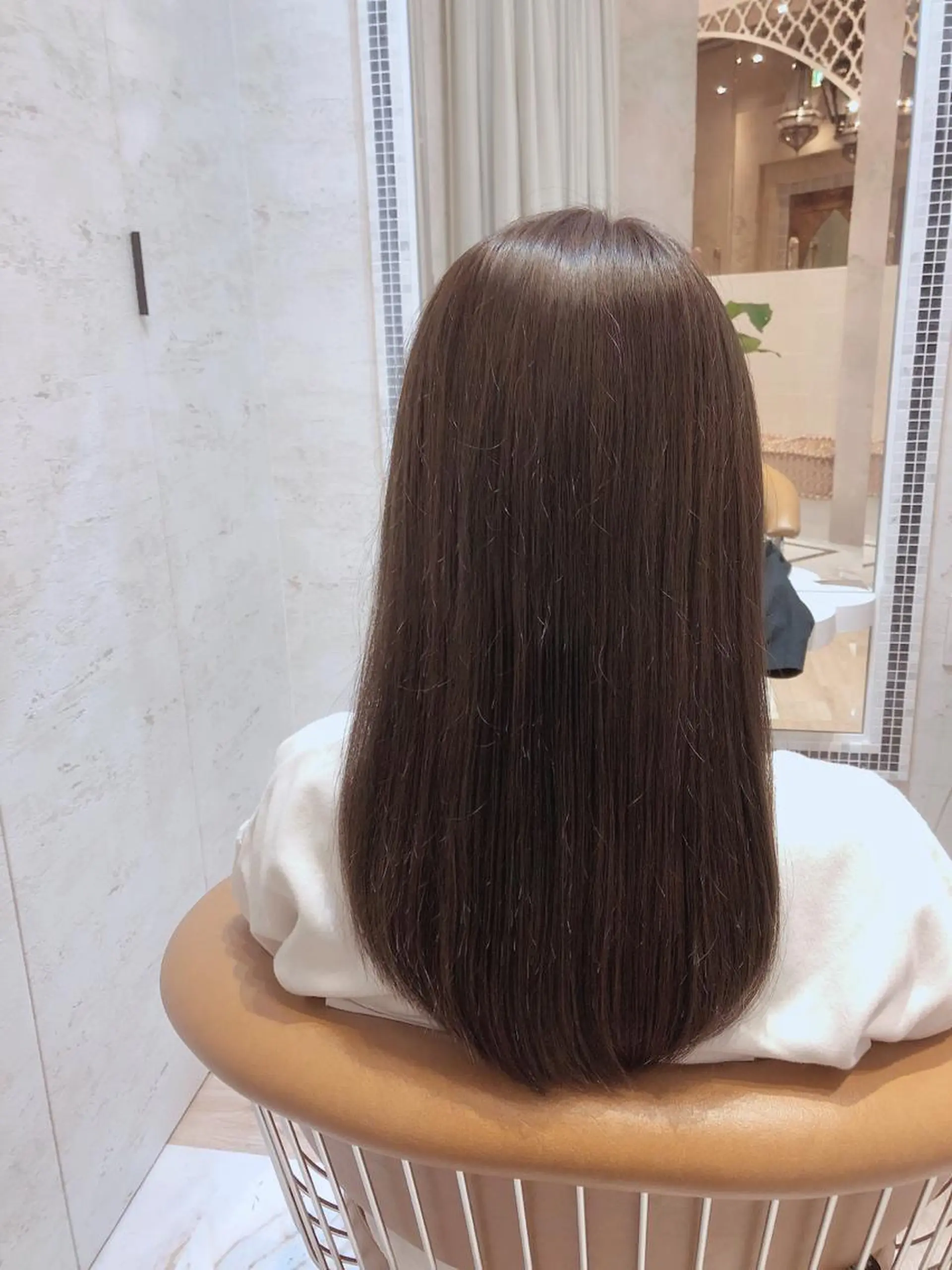 セミロング アッシュ カット ヘアカラー トリートメント 代表山口ひな 髪質改善のプロのヘアスタイル