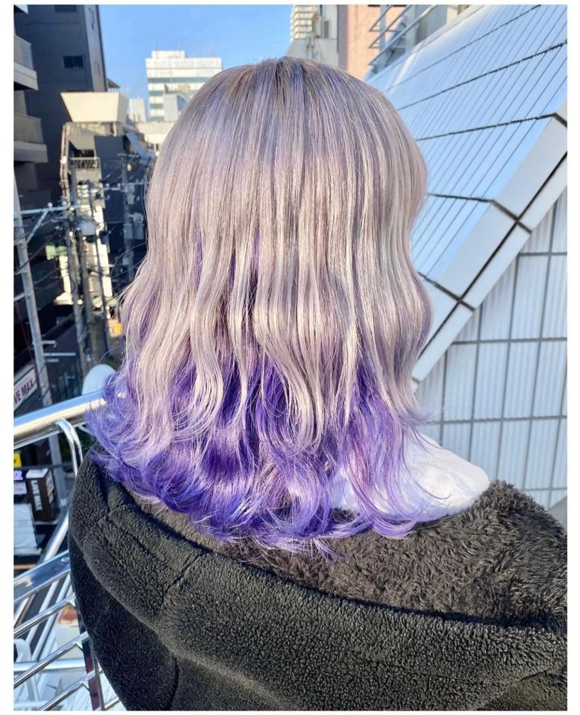 ミディアム カラー パープルカラー シルバー ホワイトシルバー ヘアカラー TSUNO🦖 派手髪/オタク美容師のヘアスタイル
