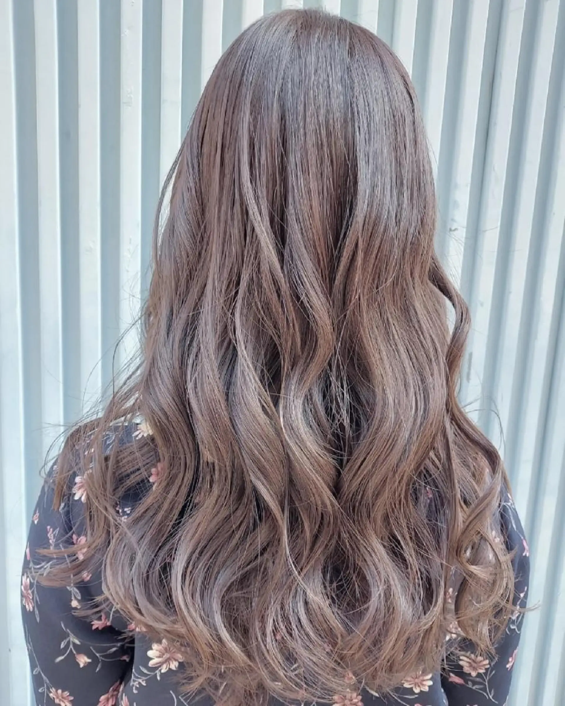 ロング カラー グレージュ シアーグレージュ ヘアカラー トリートメント ブリーチ・ハイトーン 特化🎉内山のヘアスタイル