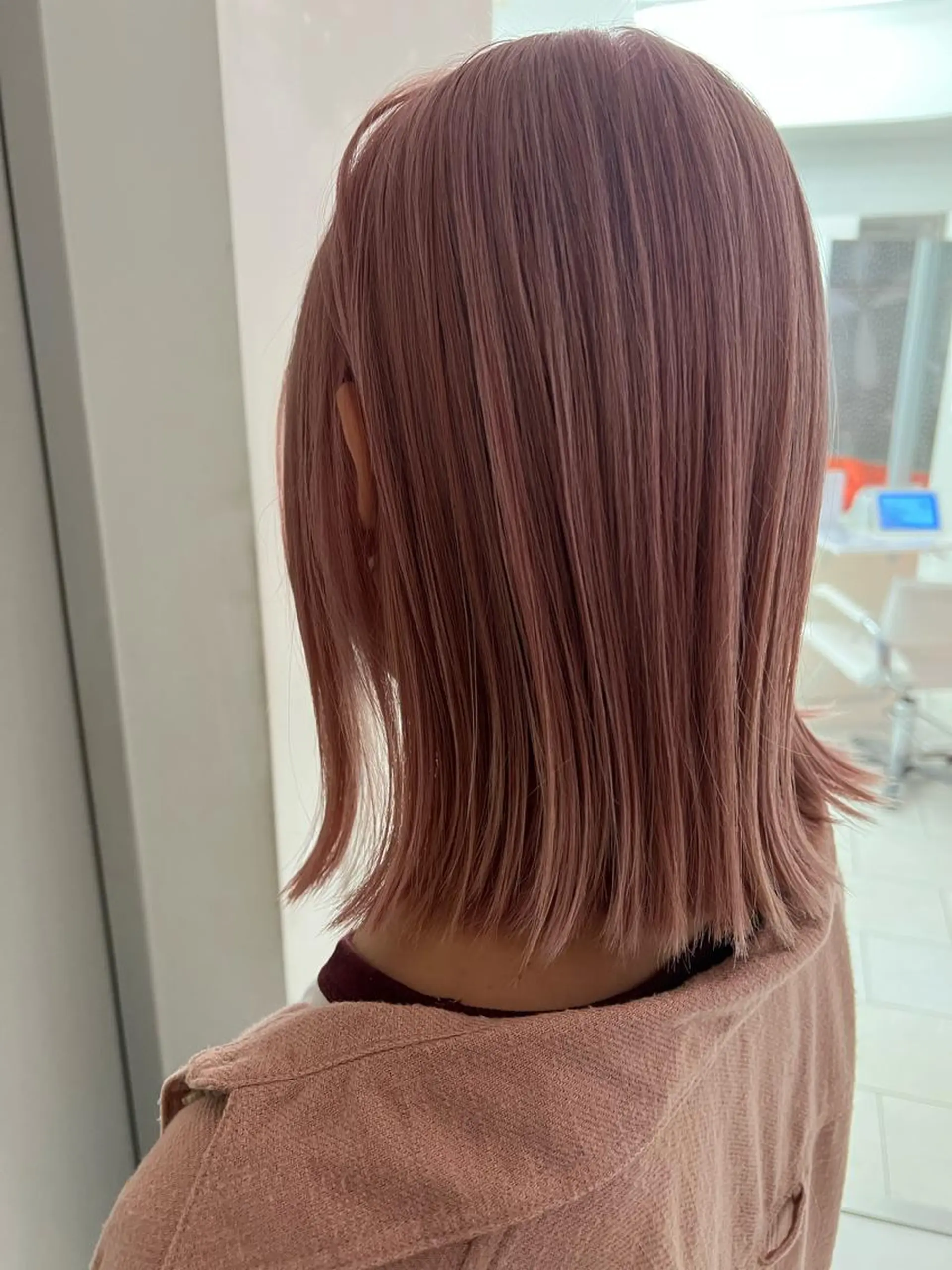 ミディアム カラー ピンクカラー 鷲嶺 風太朗のヘアスタイル