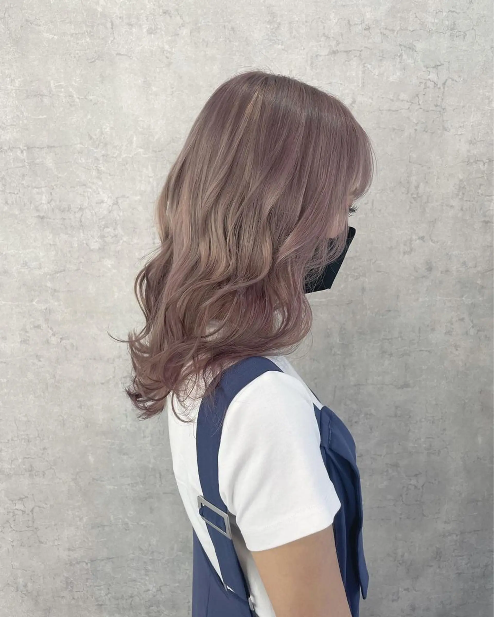 セミロング ヘアカラー 袴田 伊代のヘアスタイル