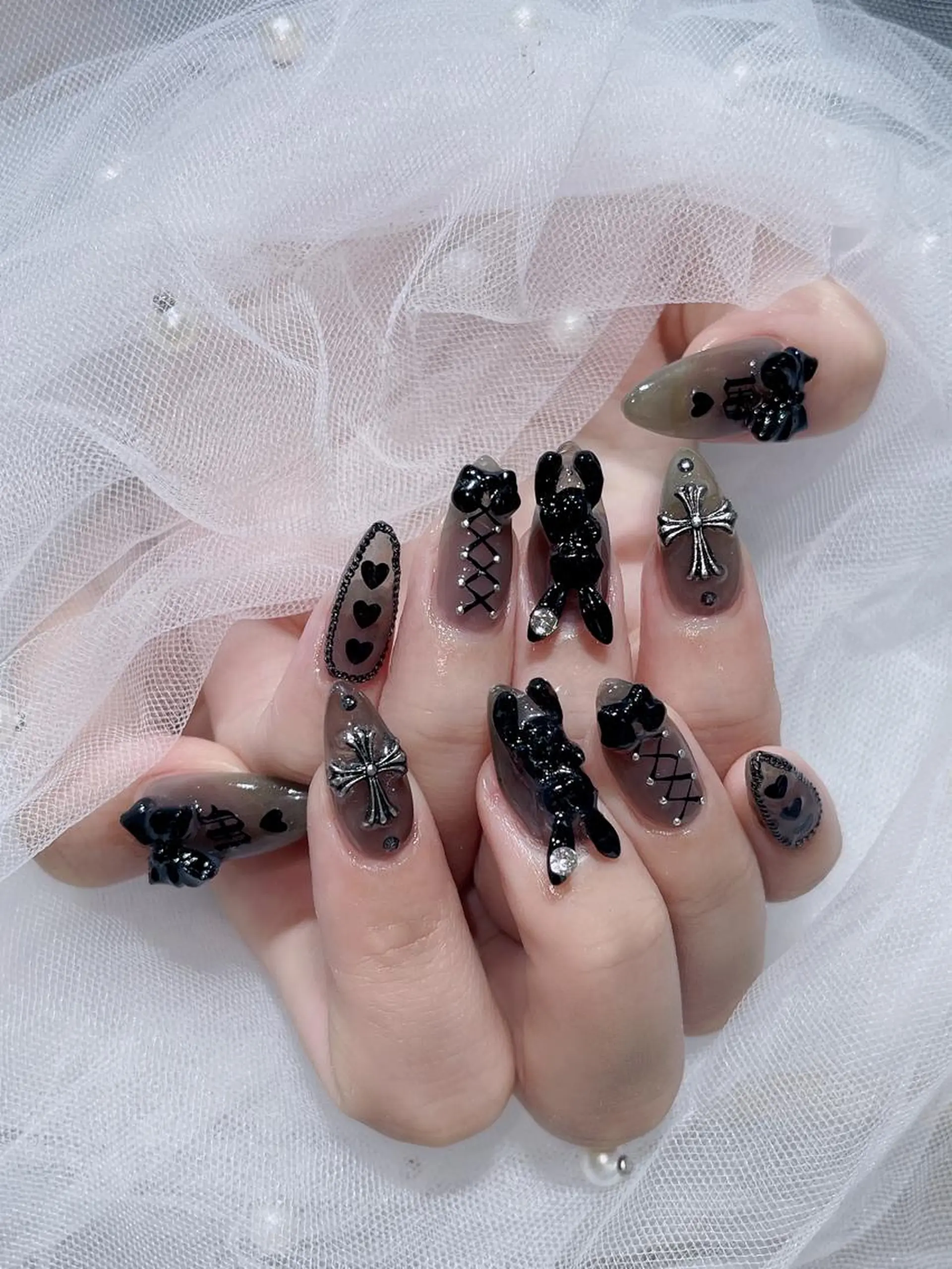 ネイル ハンドネイル Queens ciciのネイルデザイン