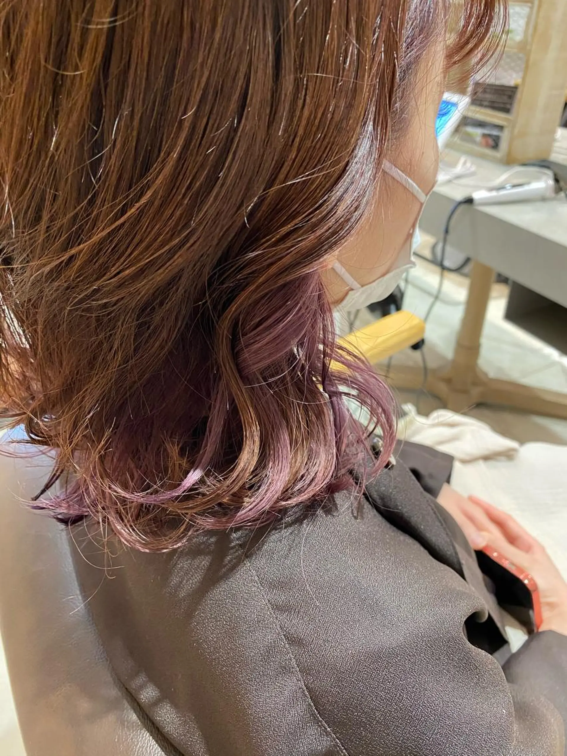 ミディアム カラー EARTH 榎本のヘアスタイル