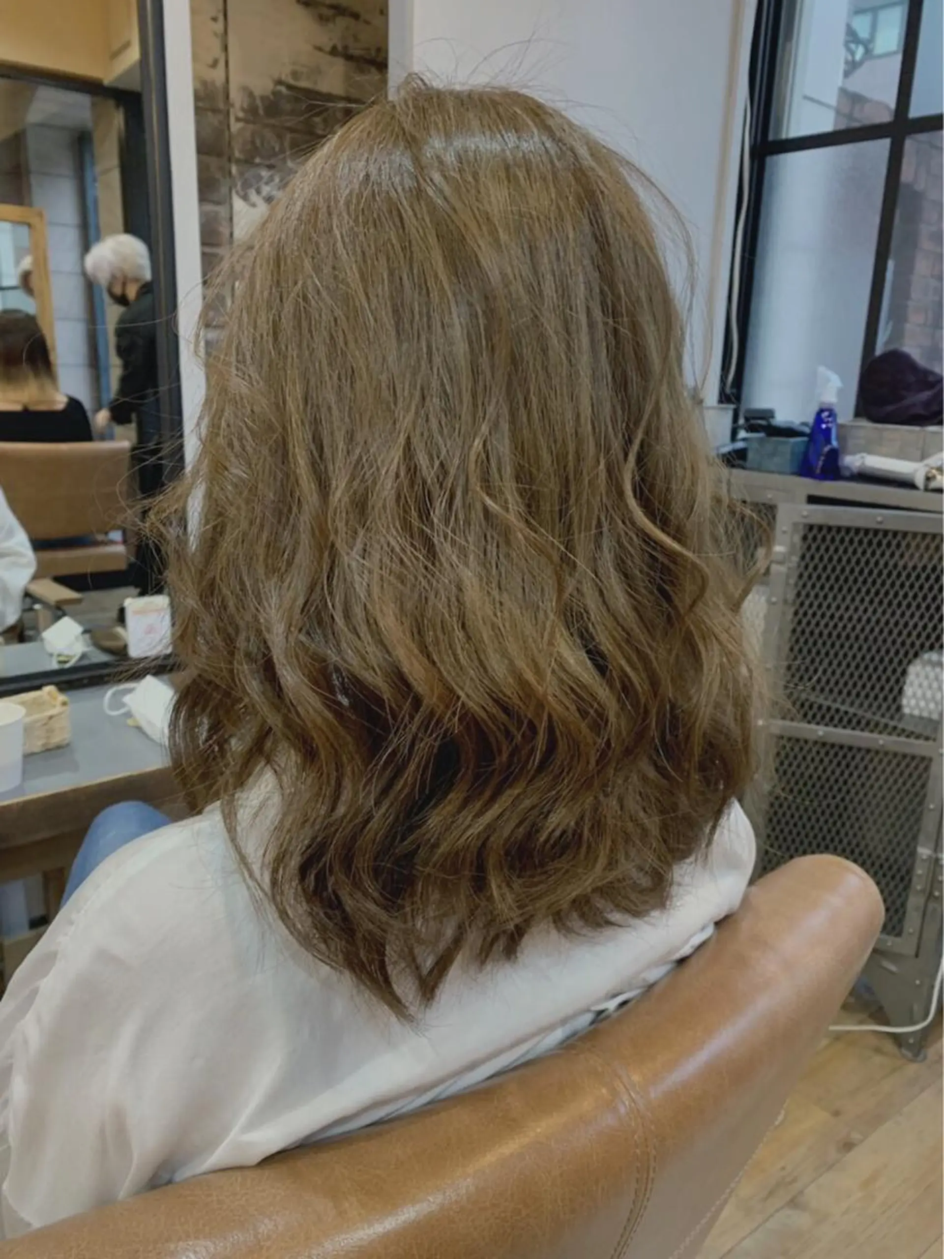 ミディアム カラー ブリーチ 透明感カラー ハイライトカラー ブリーチなしカラー ハイライト HairSalon SHIAN八王子店所属・SHIAN 八王子 🦋小林 美羅🦋のヘアスタイル