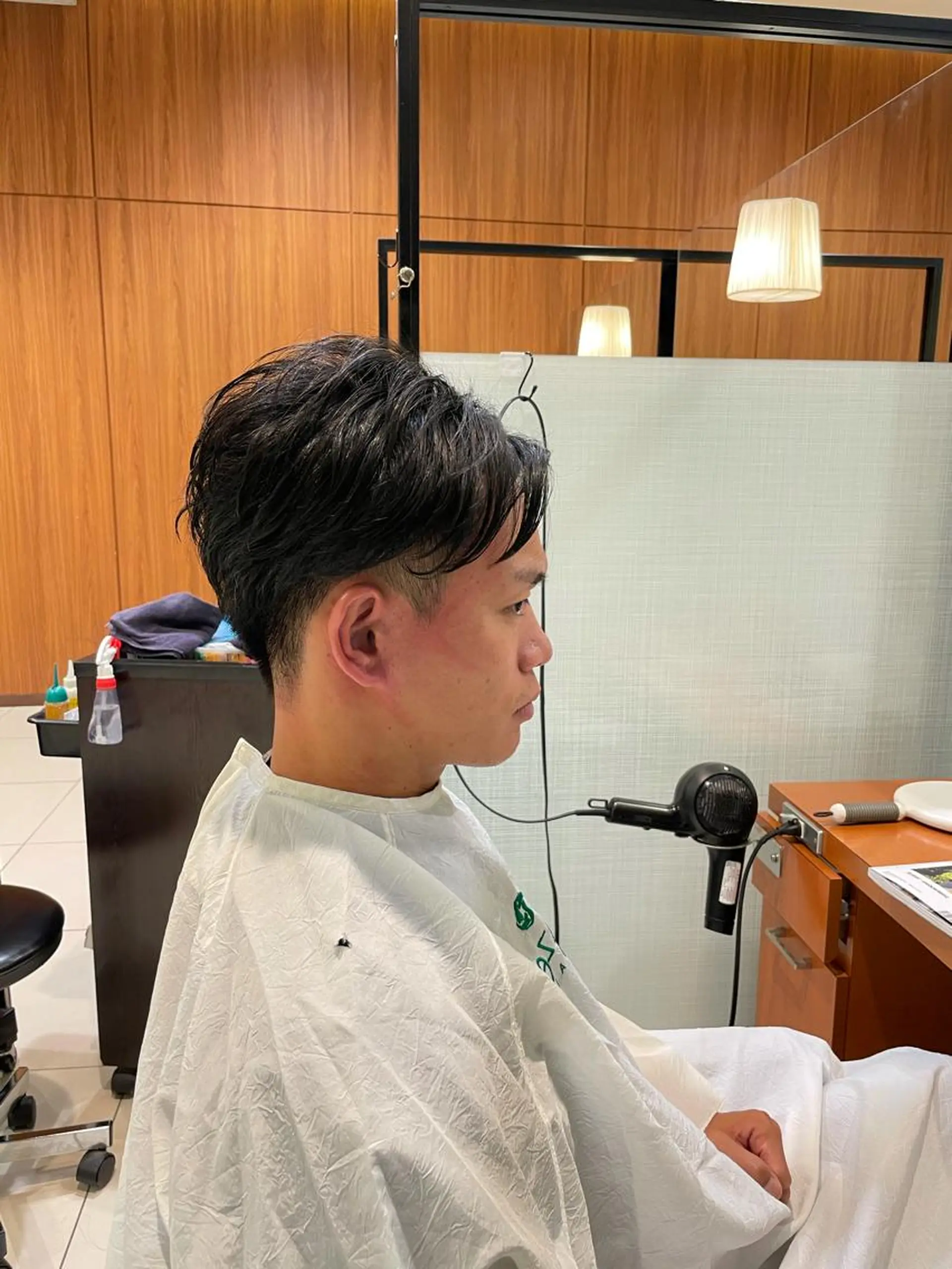 ショート パーマ メンズ センターパート メンズパーマ 髙田 千華 髪質改善ストレートのヘアスタイル