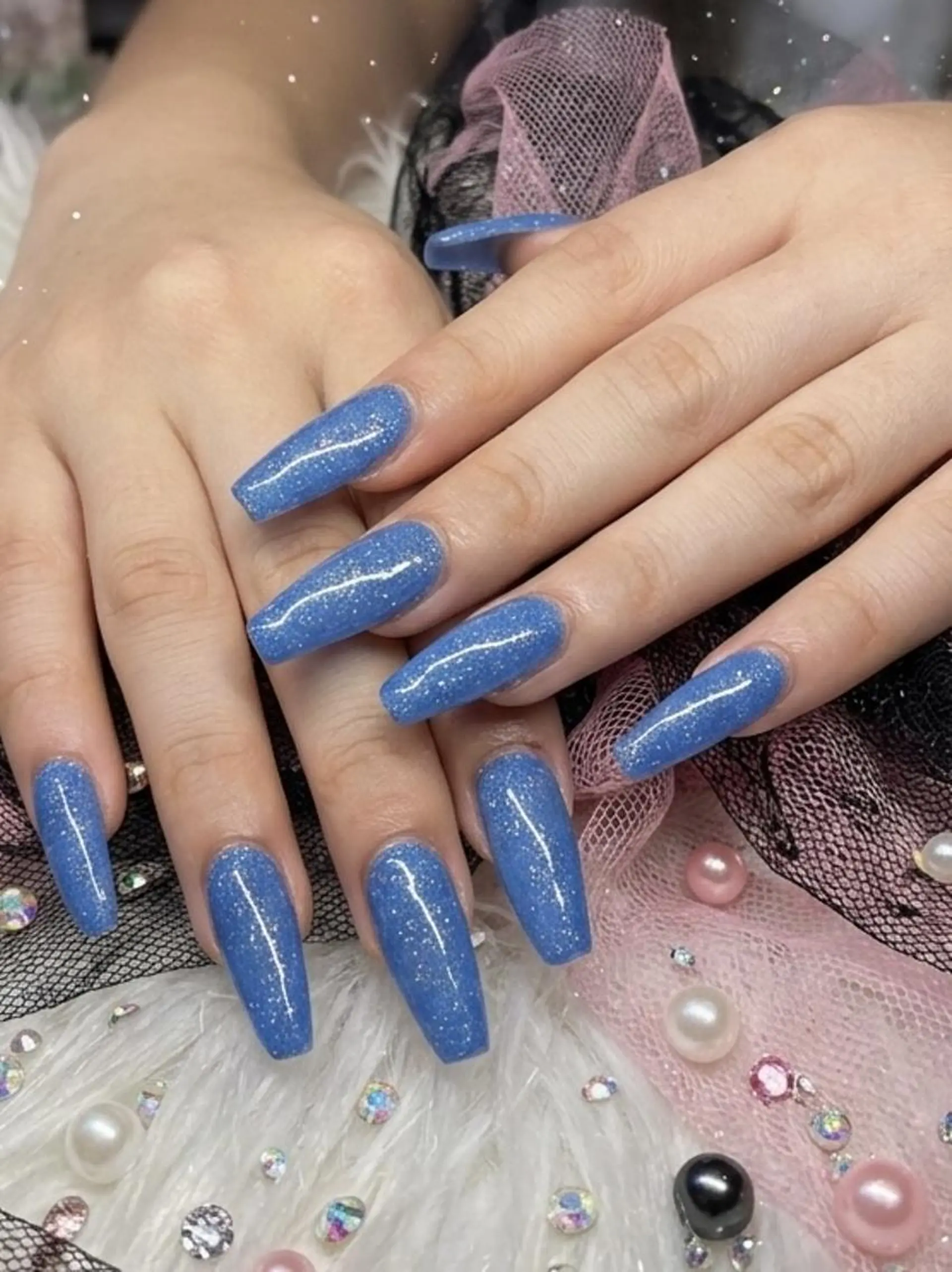 ネイル ブルー ラメ(グリッター) ロングネイル スクエアネイル ハンドネイル UNABOMBA (24時間営業)のネイルデザイン