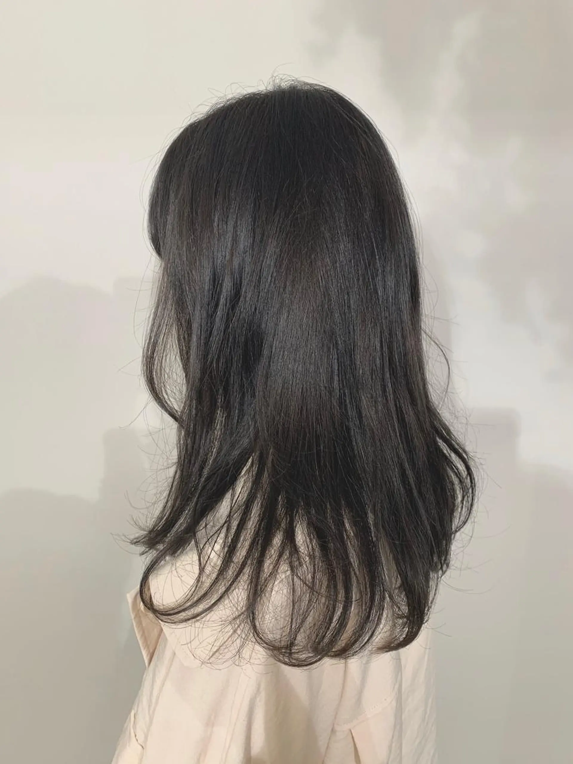 セミロング カラー パーマ ヘアアレンジ ダークグレー ダークグレージュ グレージュ 加藤 綾華のヘアスタイル