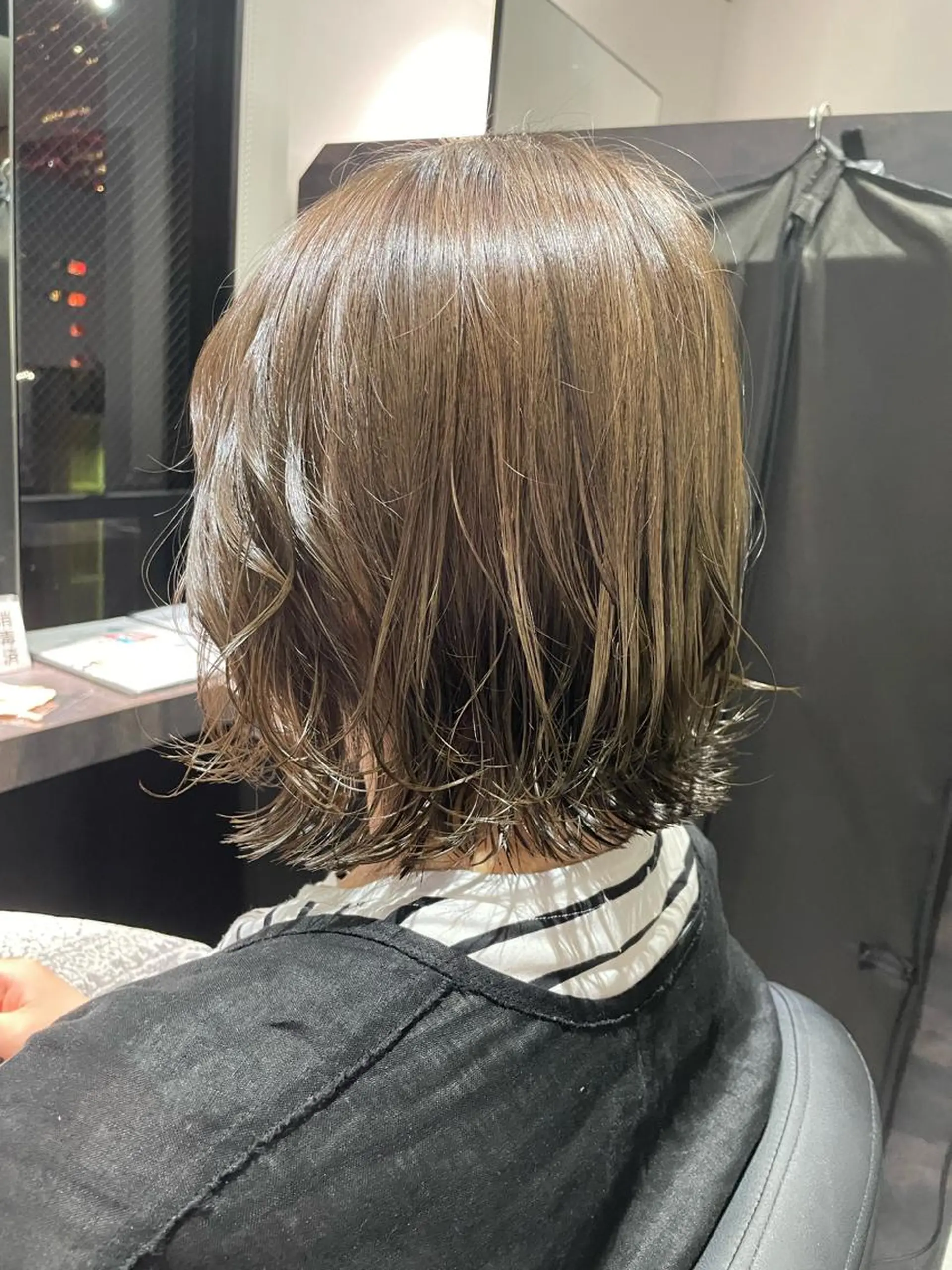 ミディアム カラー アッシュ ボブ 外ハネヘア ショート/脱白髪染め ☆宇﨑悠実のヘアスタイル