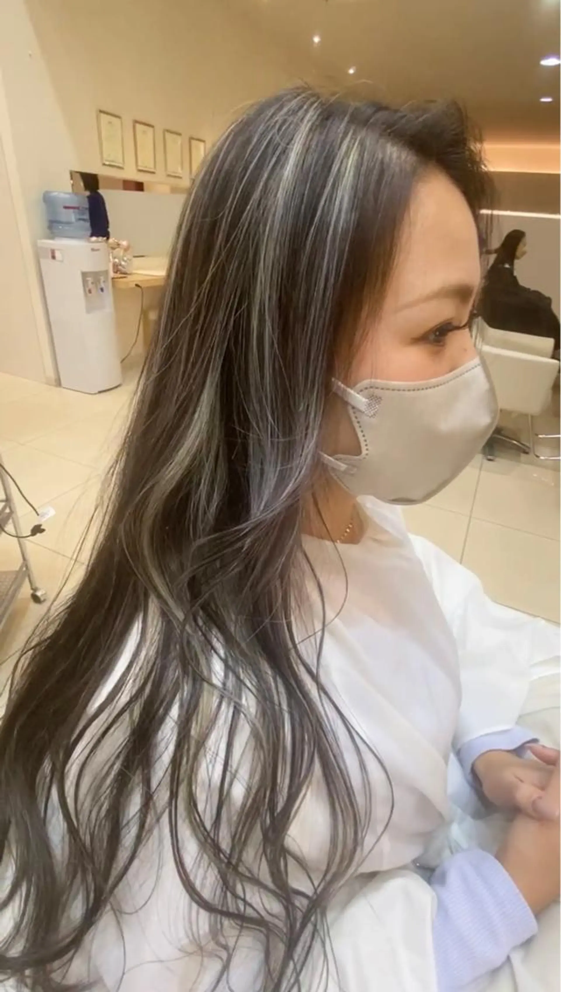 ロング カラー ベージュカラー ハイライトカラー ホワイトベージュ ハイライト ヘアカラー トリートメント プルエクステ/透明感 カラー✨KAZUKIのヘアスタイル