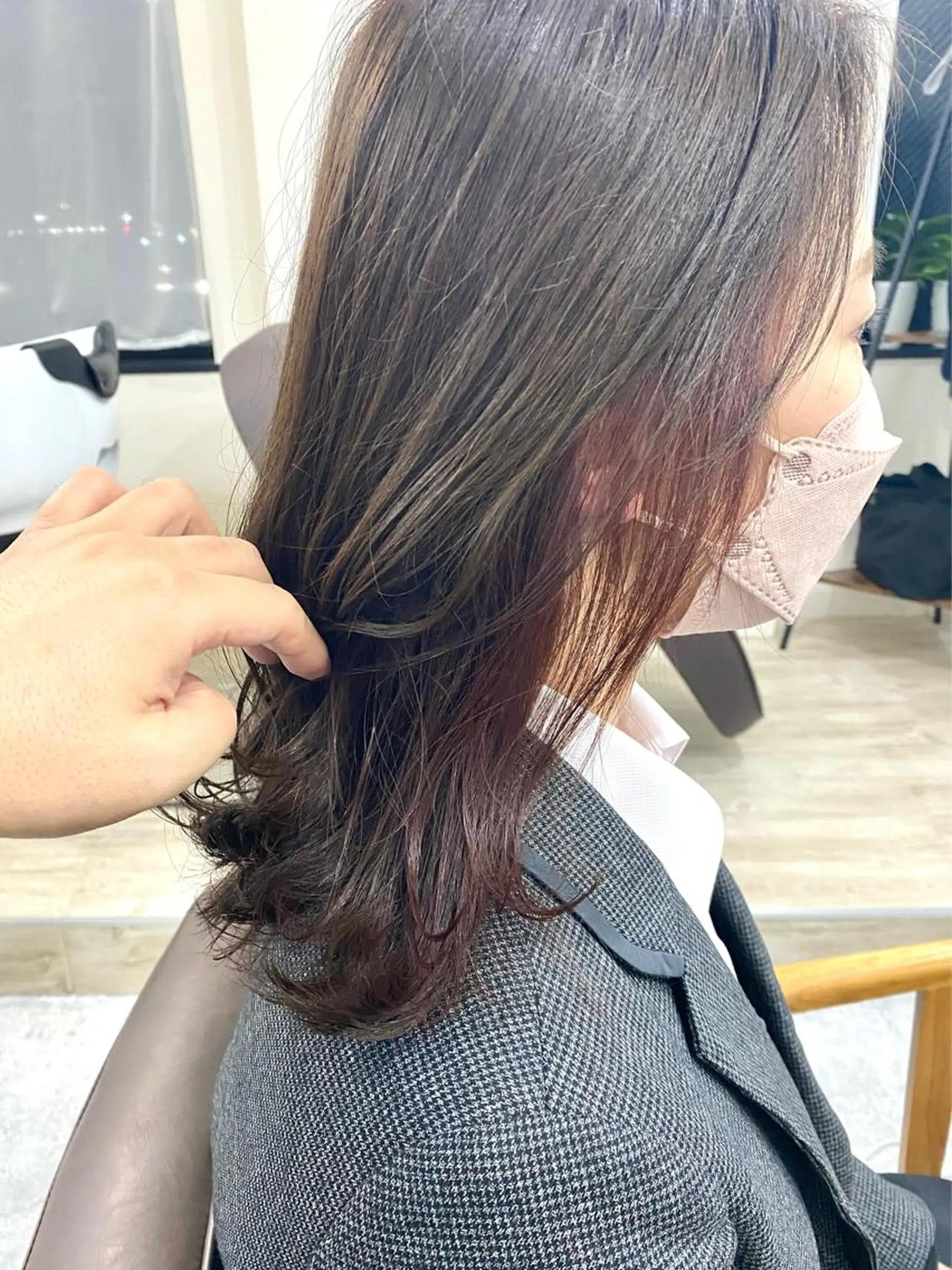 セミロング カット ヘアカラー 長岡 俊樹のヘアスタイル