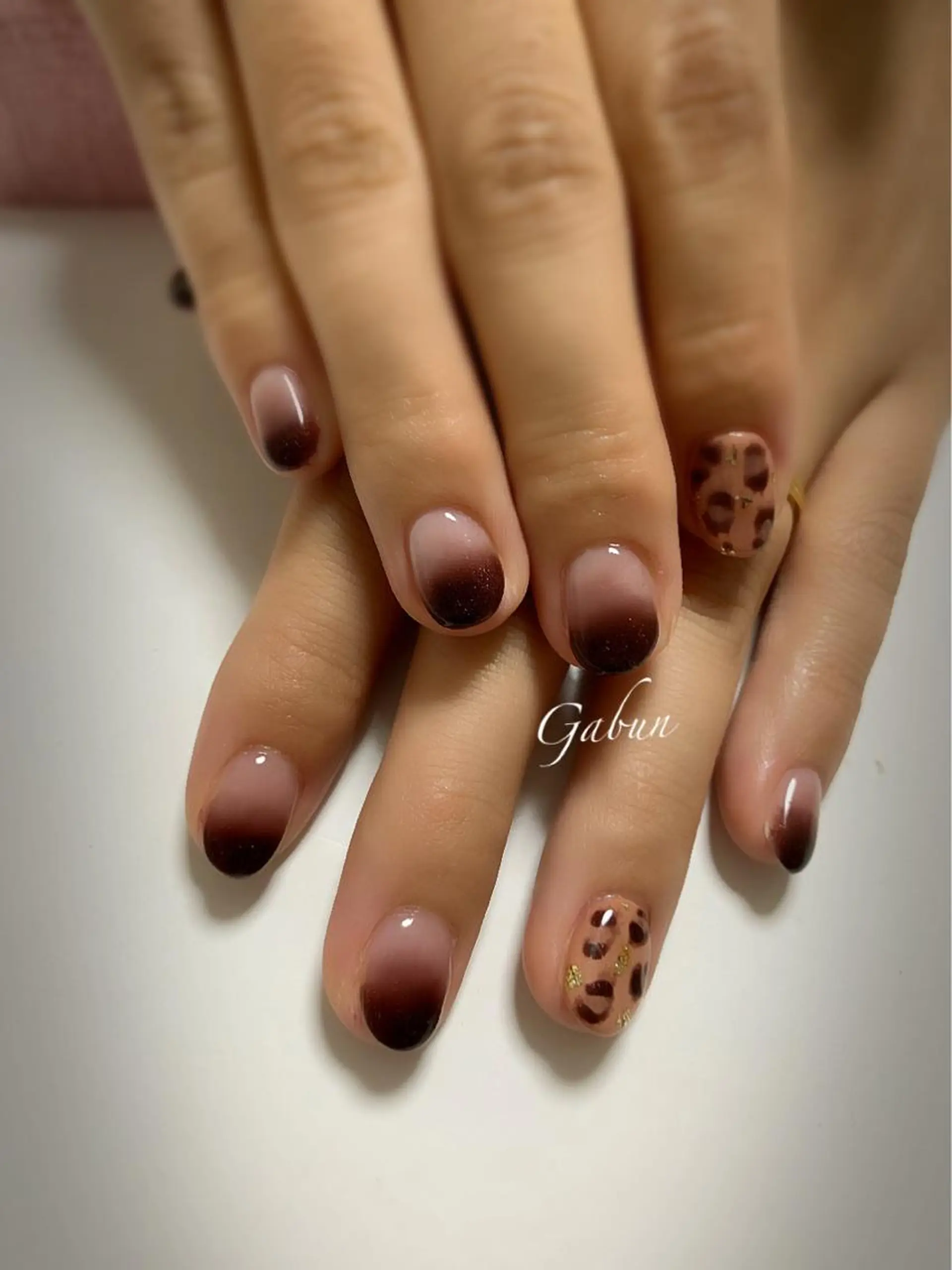 ミディアム LOTUS ネイルサロンのネイルデザイン