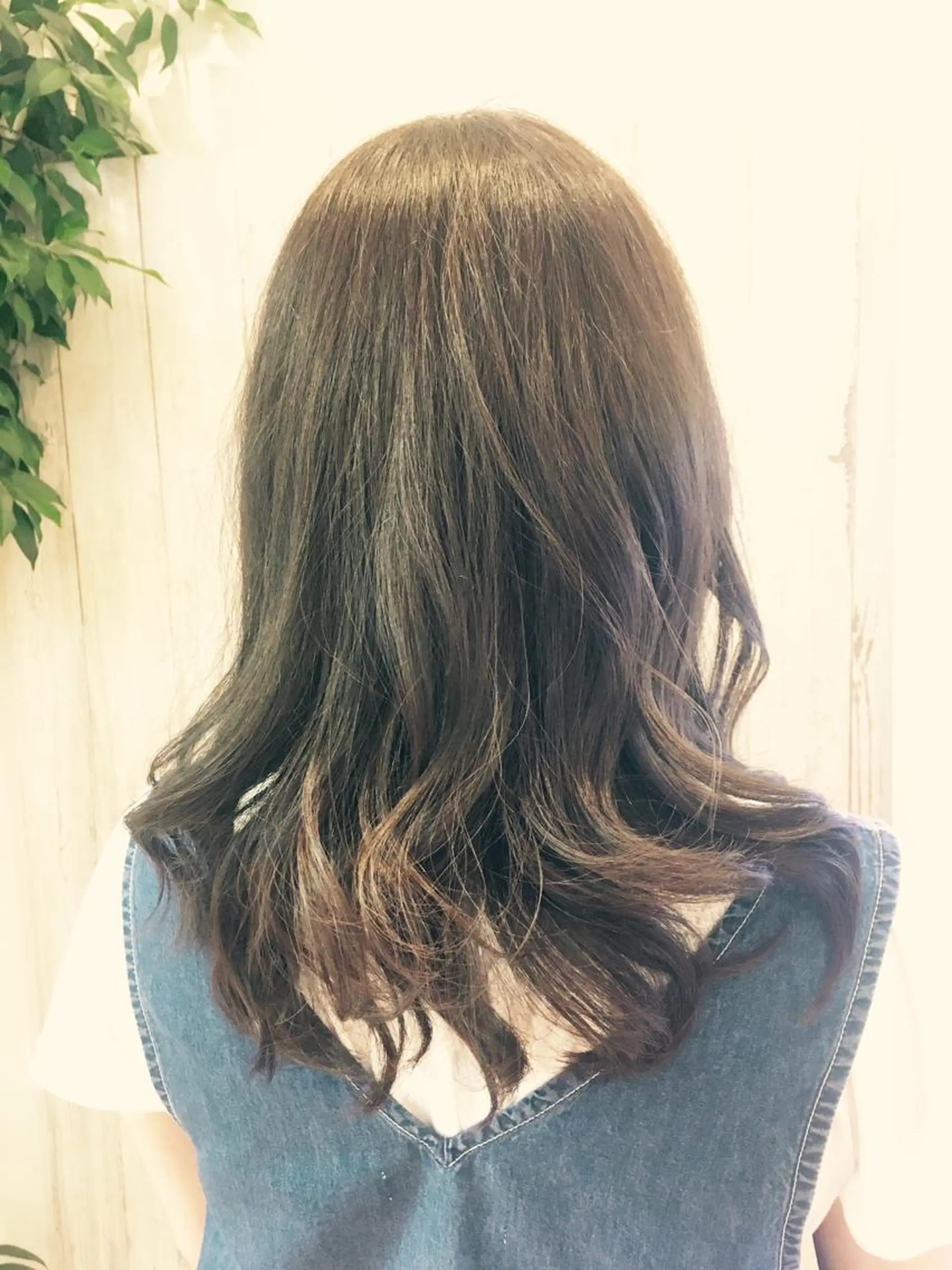 ミディアム カラー カット ヘアカラー トリートメント 奥谷 美代子のヘアスタイル