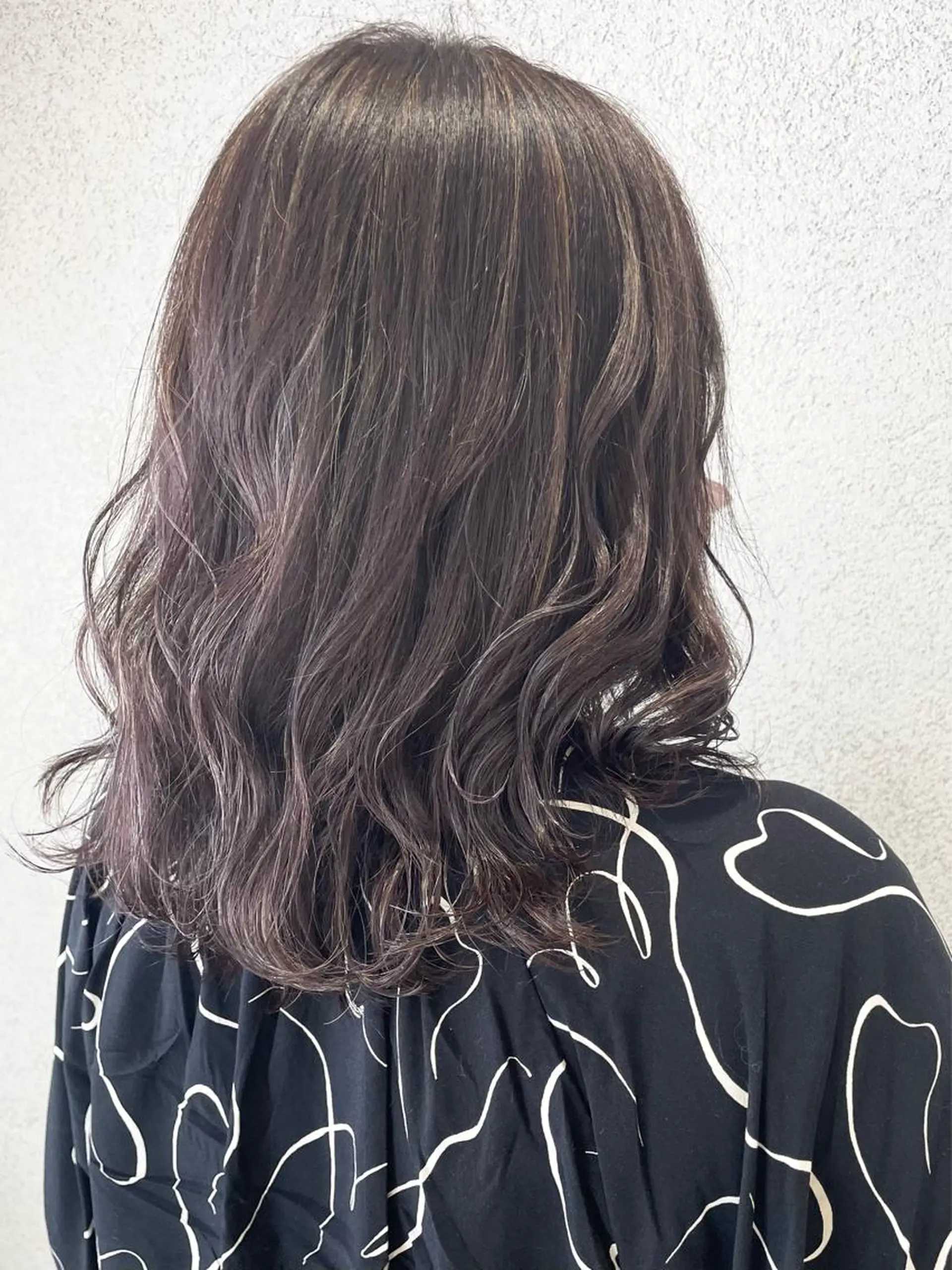 ミディアム カラー 松下 由恵のヘアスタイル