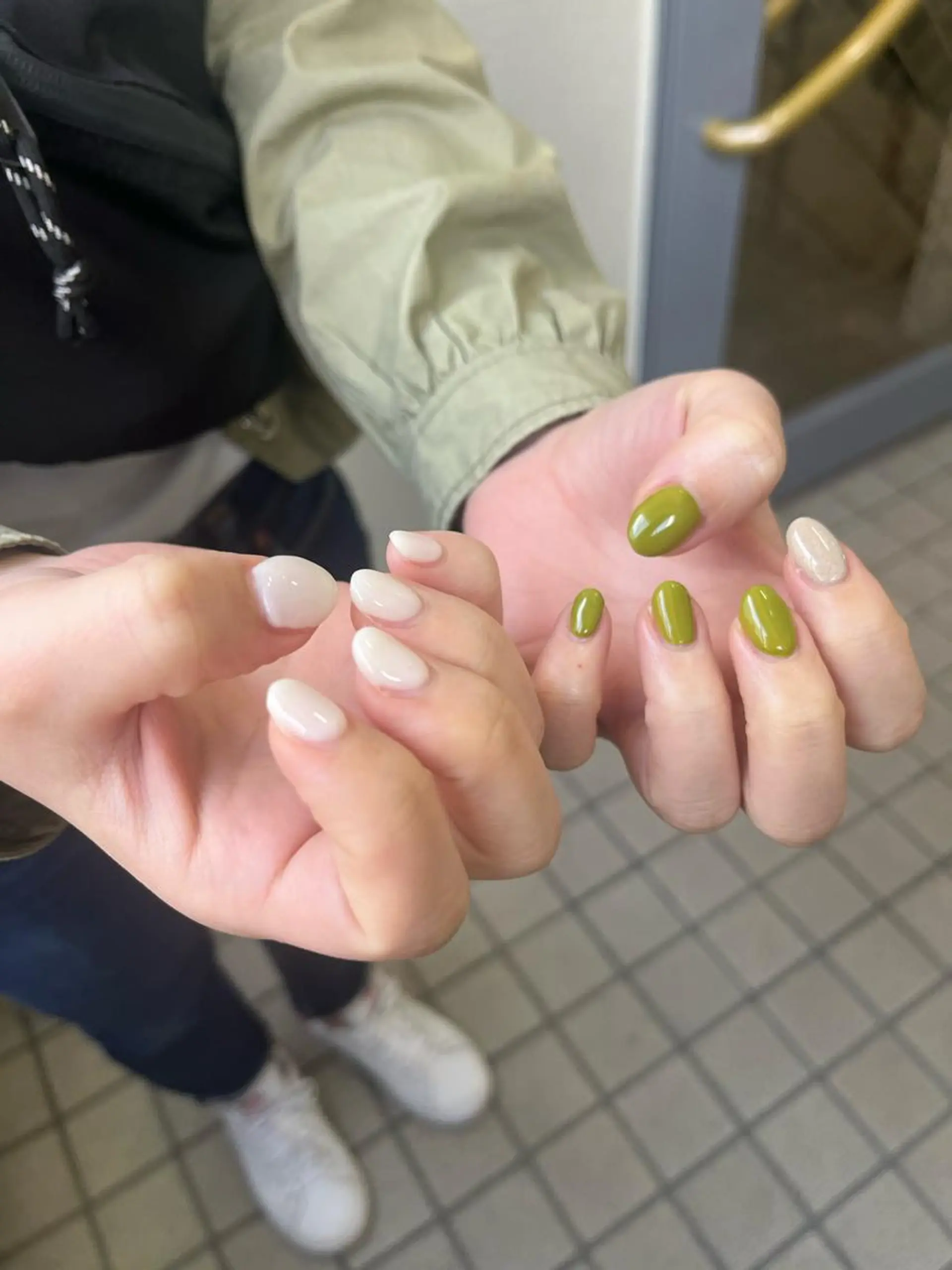 ネイル グリーン Etel atelier。のネイルデザイン