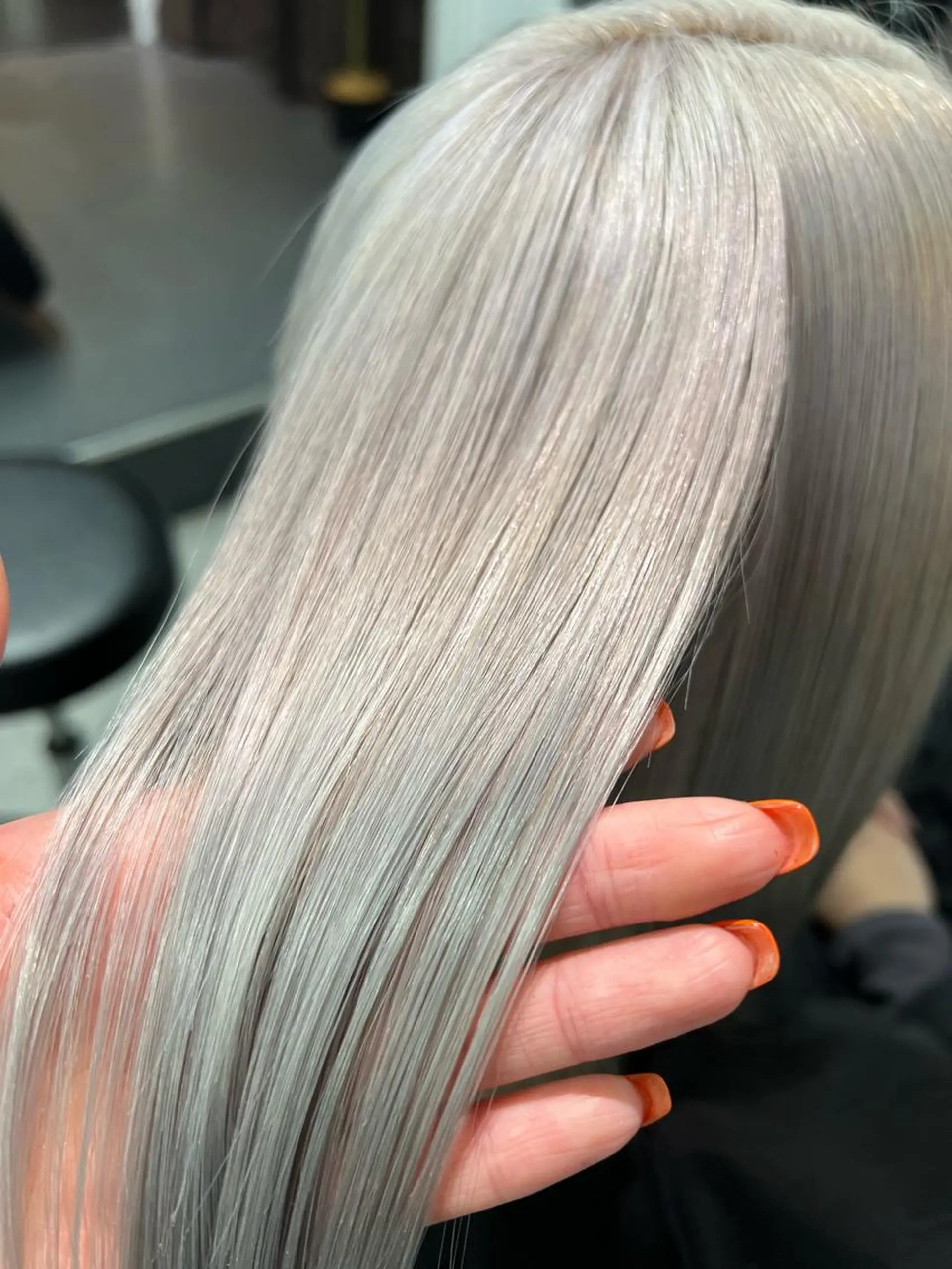 ミディアム カラー ヘアカラー トリートメント ハイトーン&髪質改善 ＆韓国エクステ🤎のヘアスタイル