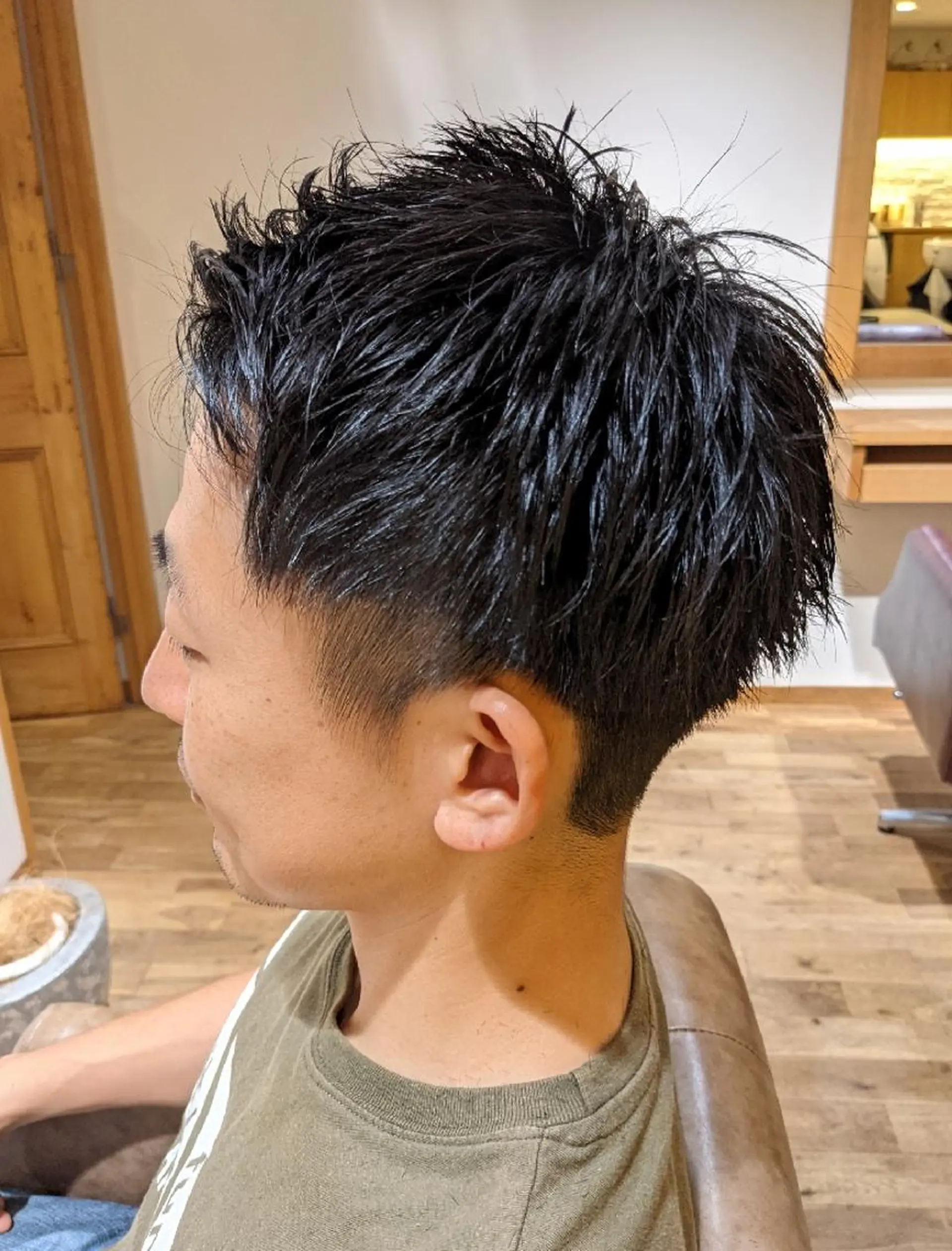 ショート メンズ アップバング マエハラ ナナのヘアスタイル