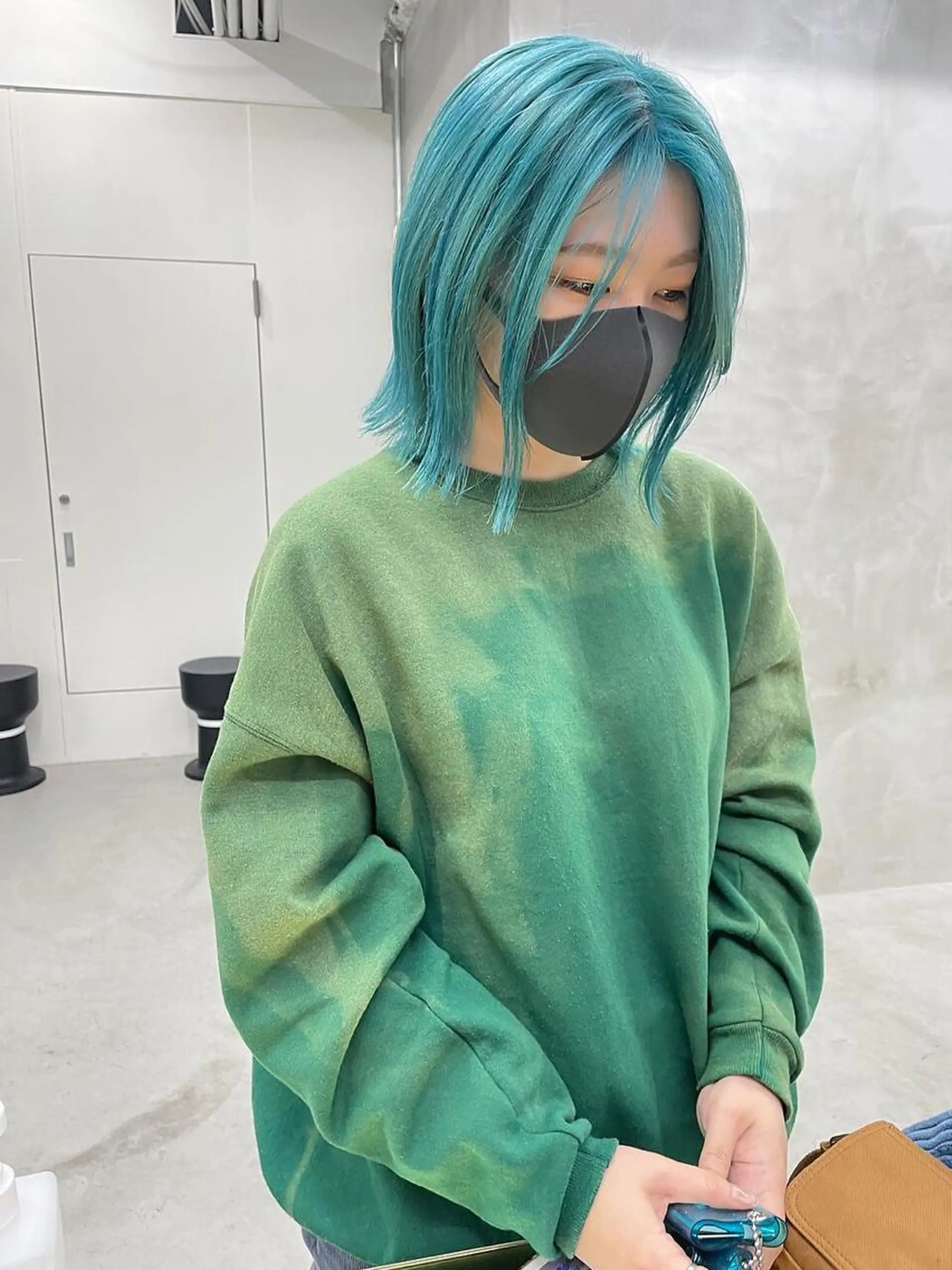 ミディアム カラー パーマ ヘアアレンジ メンズ ミディアムパーマ メンズバレイヤージュ メンズブリーチ センターパート フェードカット ハイトーン/レイヤー 🌸さくらのヘアスタイル