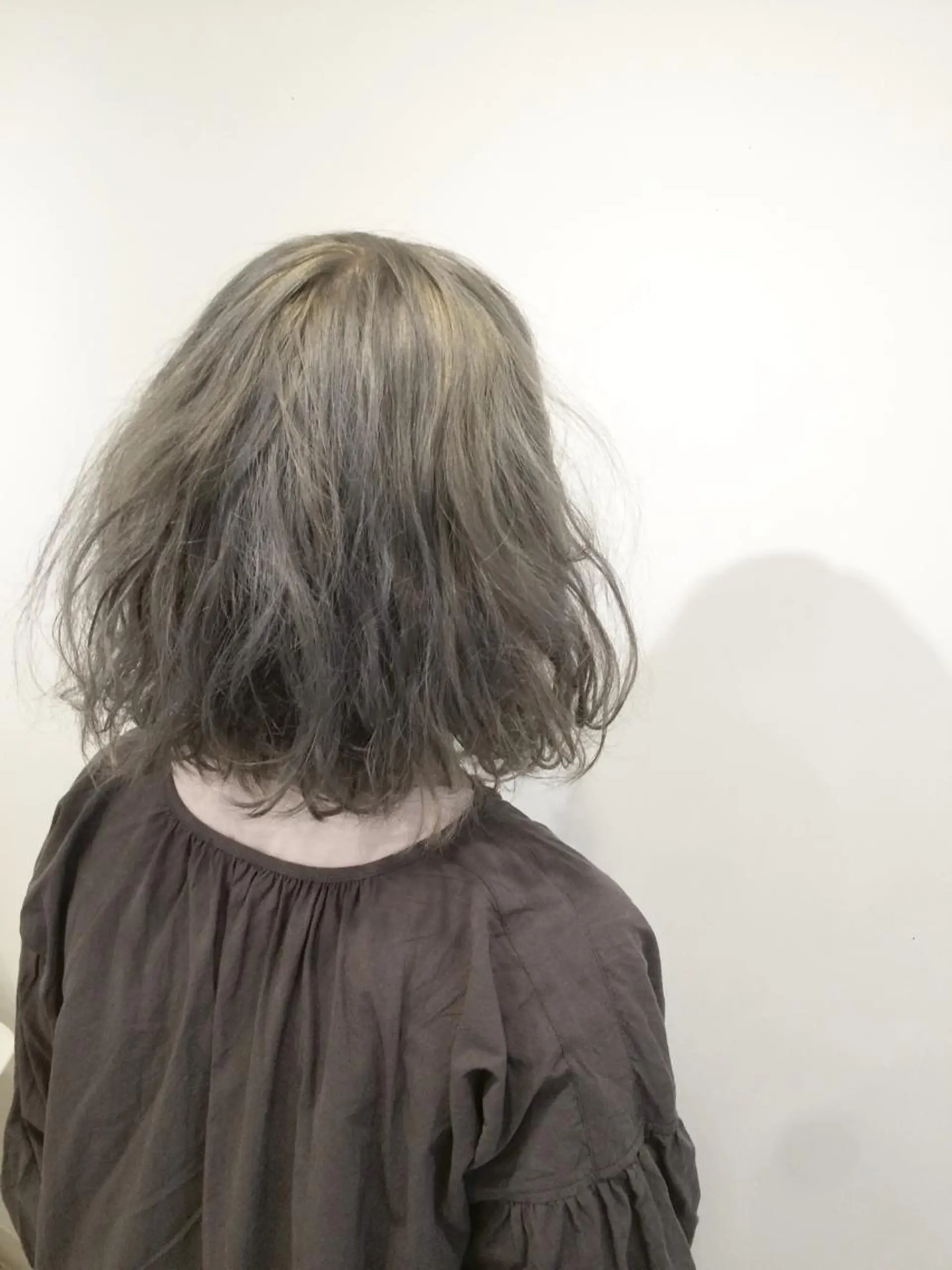 ミディアム カラー パーマ ベージュカラー 🪼個性、雰囲気🪼 ⛈オカダ🎧のヘアスタイル