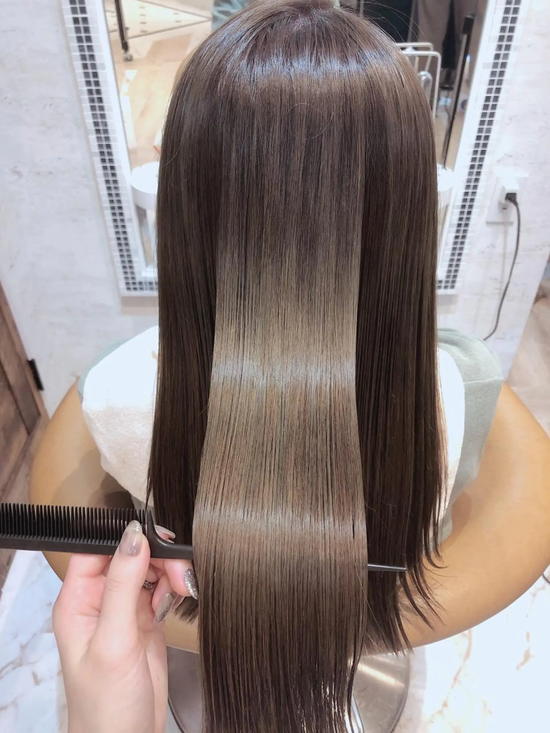 ミディアム アッシュ カット ヘアカラー トリートメント 代表山口ひな 髪質改善のプロのヘアスタイル