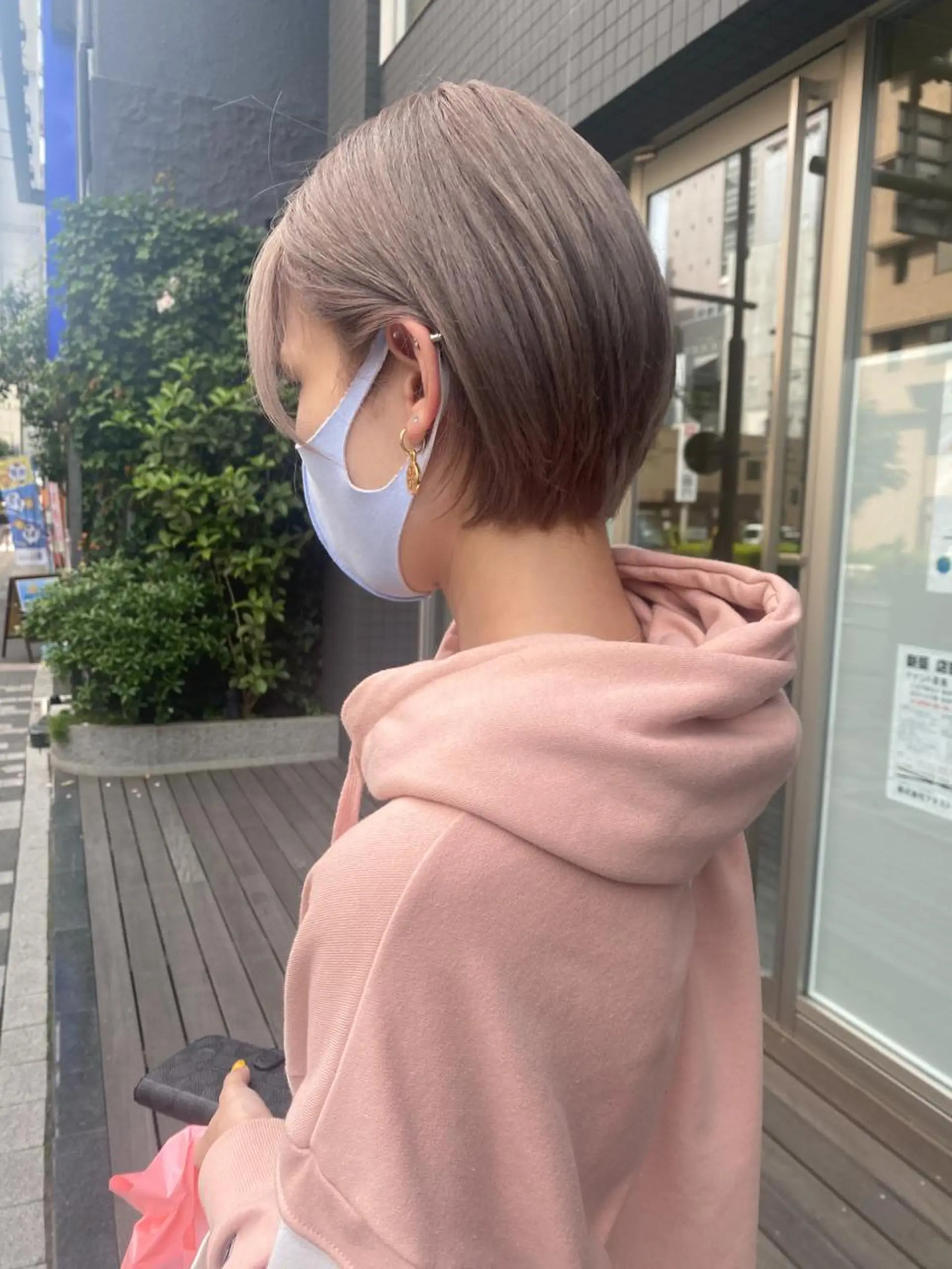 ショート カラー ヘアアレンジ 丸みショート ベージュカラー ミルクティーベージュ ショートヘア カット ヘアカラー トリートメント #ブリーチカラー Akihoのヘアスタイル