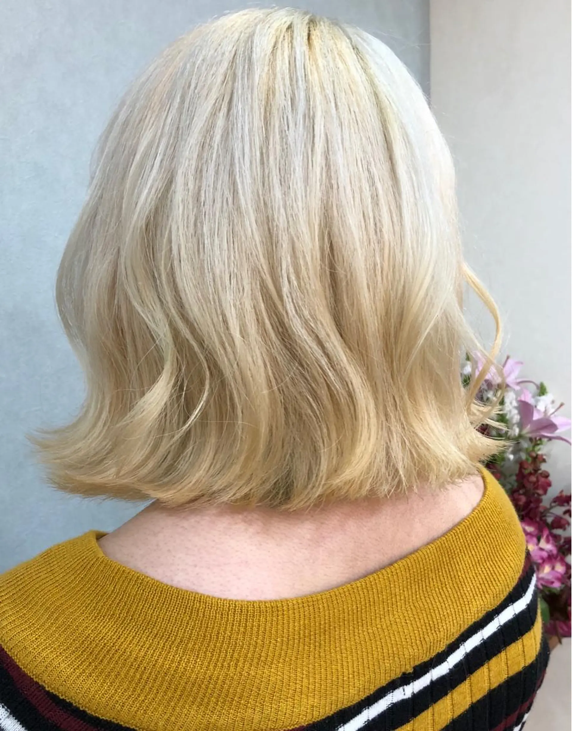 ショート カラー ブリーチ パープルカラー ヘアカラー トリートメント 大野 まゆのヘアスタイル