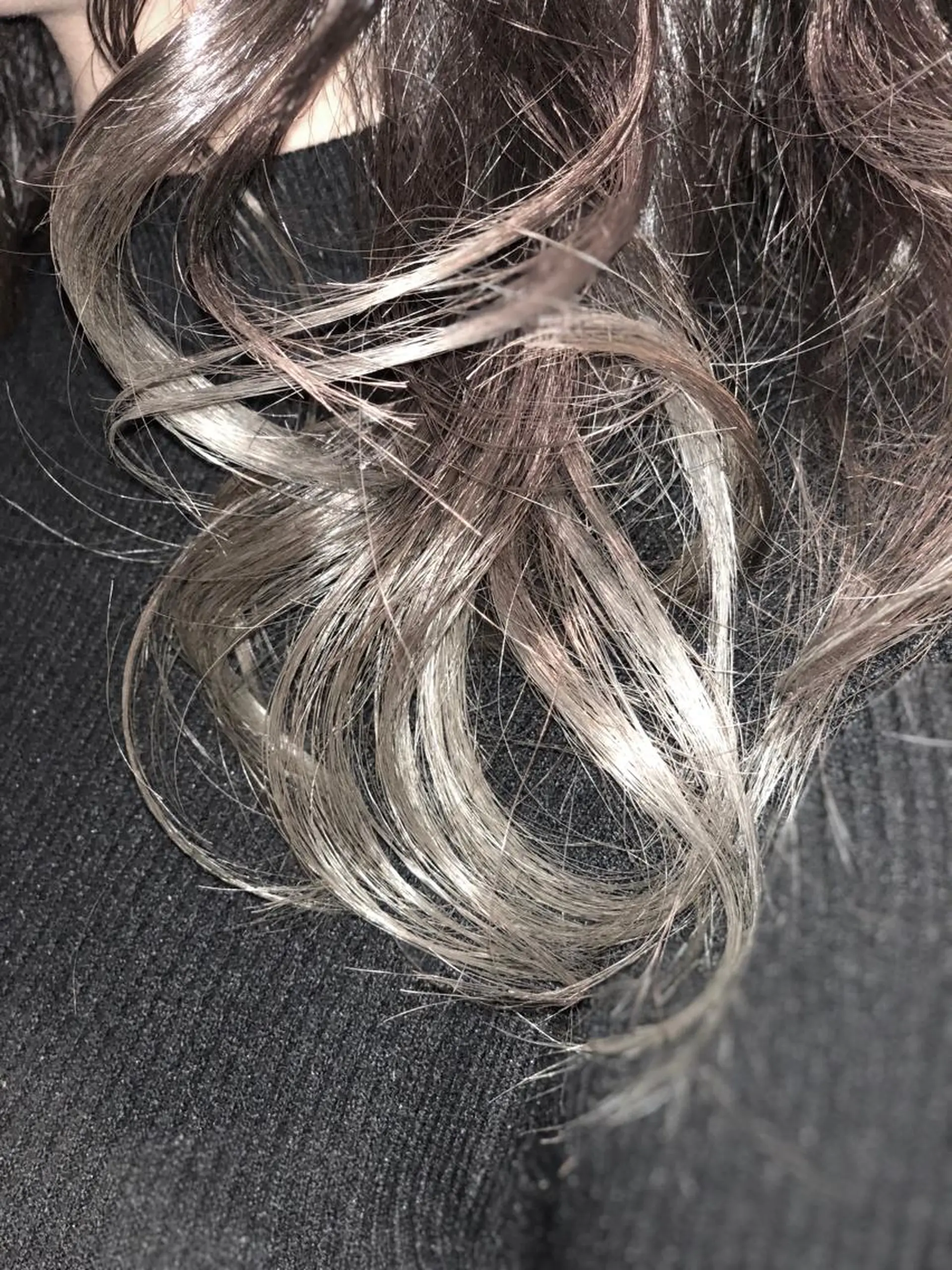 カラー グラデーションカラー ヘアカラー 小森谷 亮太のヘアスタイル