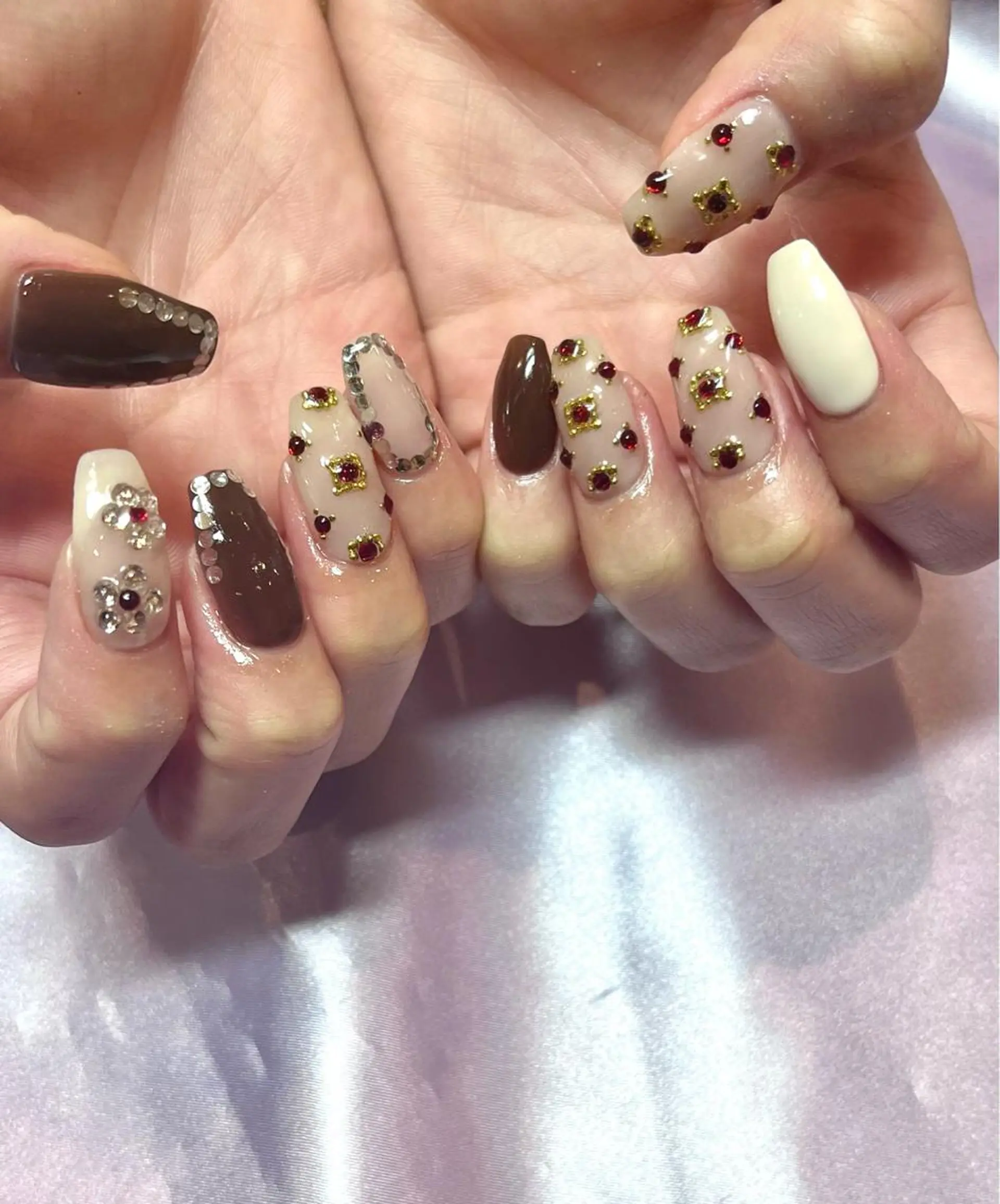 ネイル フラワーネイル ゴールド キラキラネイル 韓国ネイル ラメ(グリッター) ハンドネイル フットネイル Para Sol nail　Maoのネイルデザイン