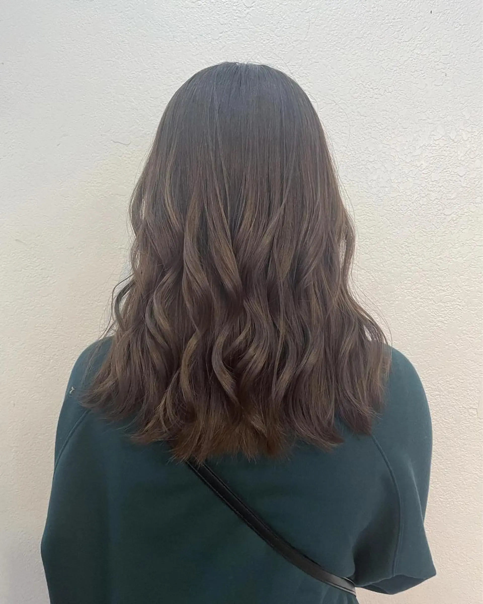 セミロング カラー カット ヘアカラー トリートメント 英語ok sohee ソヒ 305号室のヘアスタイル