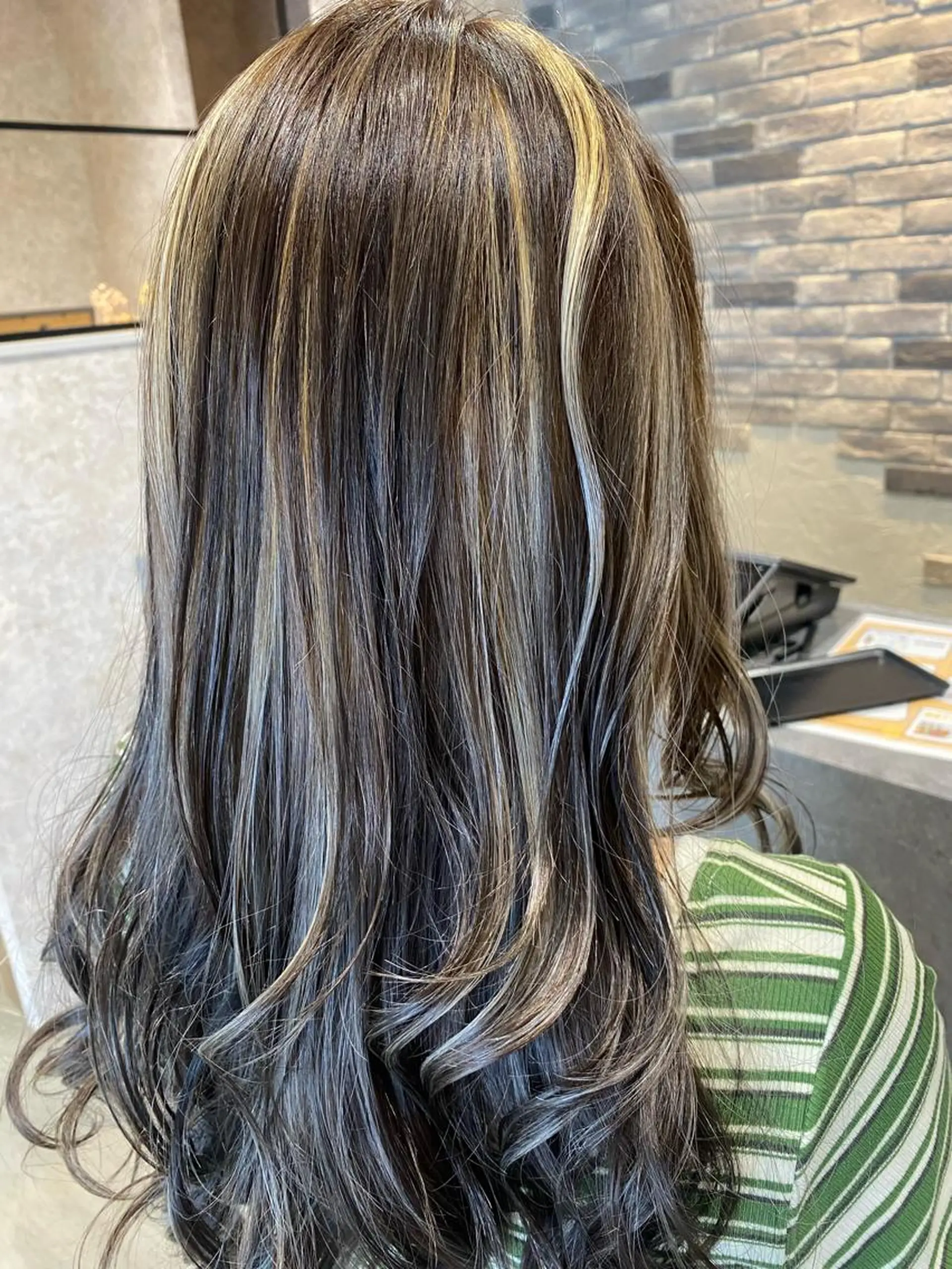 ロング カラー カット パーマ 縮毛矯正 トリートメント earth尾形美穂 🫧髪質改善縮毛🫧のヘアスタイル