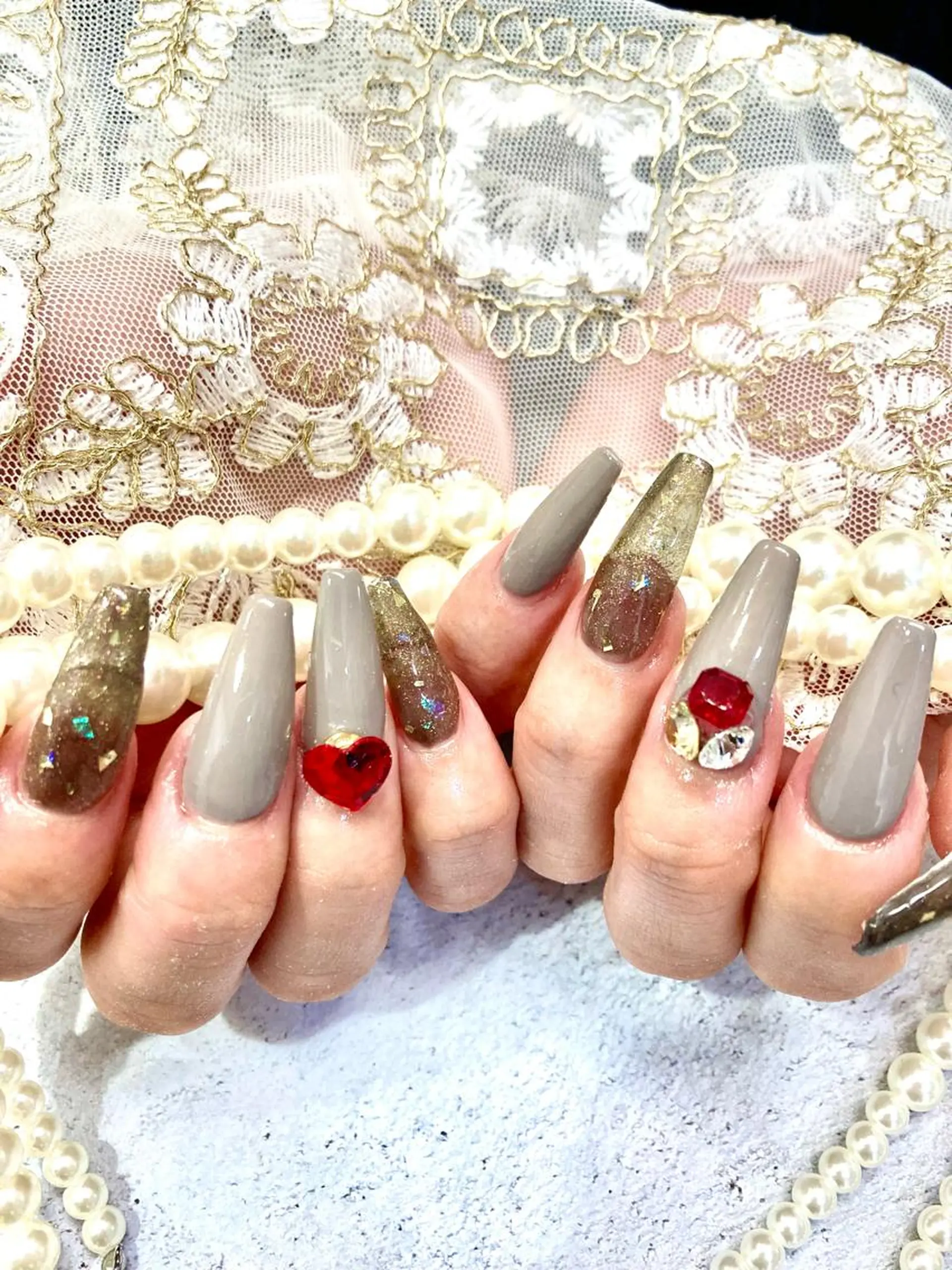 セミロング ピュアネイル& オンディーヌのネイルデザイン