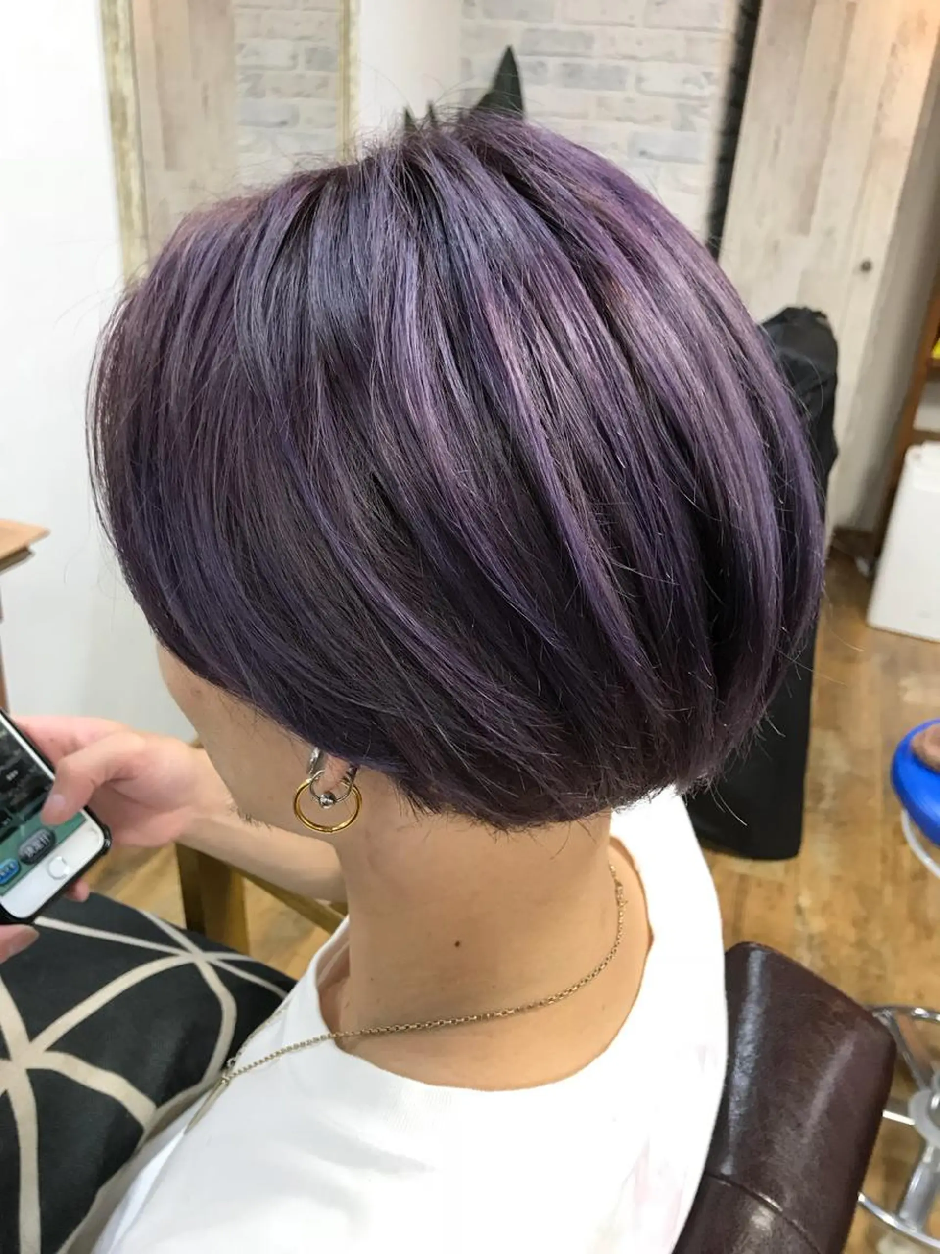 ショート カラー バイオレットカラー yui .のヘアスタイル