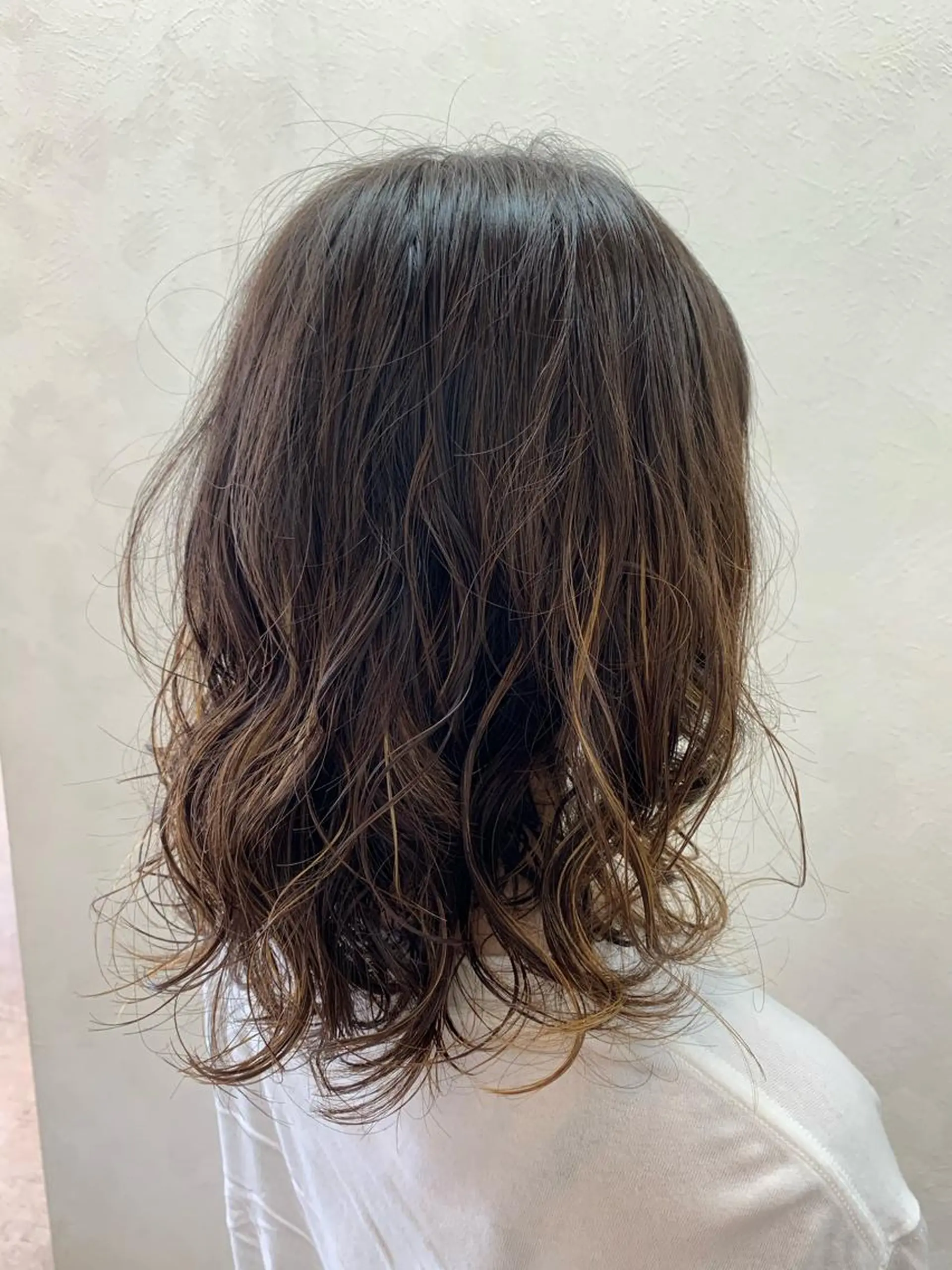 セミロング パーマ セミロングパーマ カット パーマ 加藤 遥花のヘアスタイル