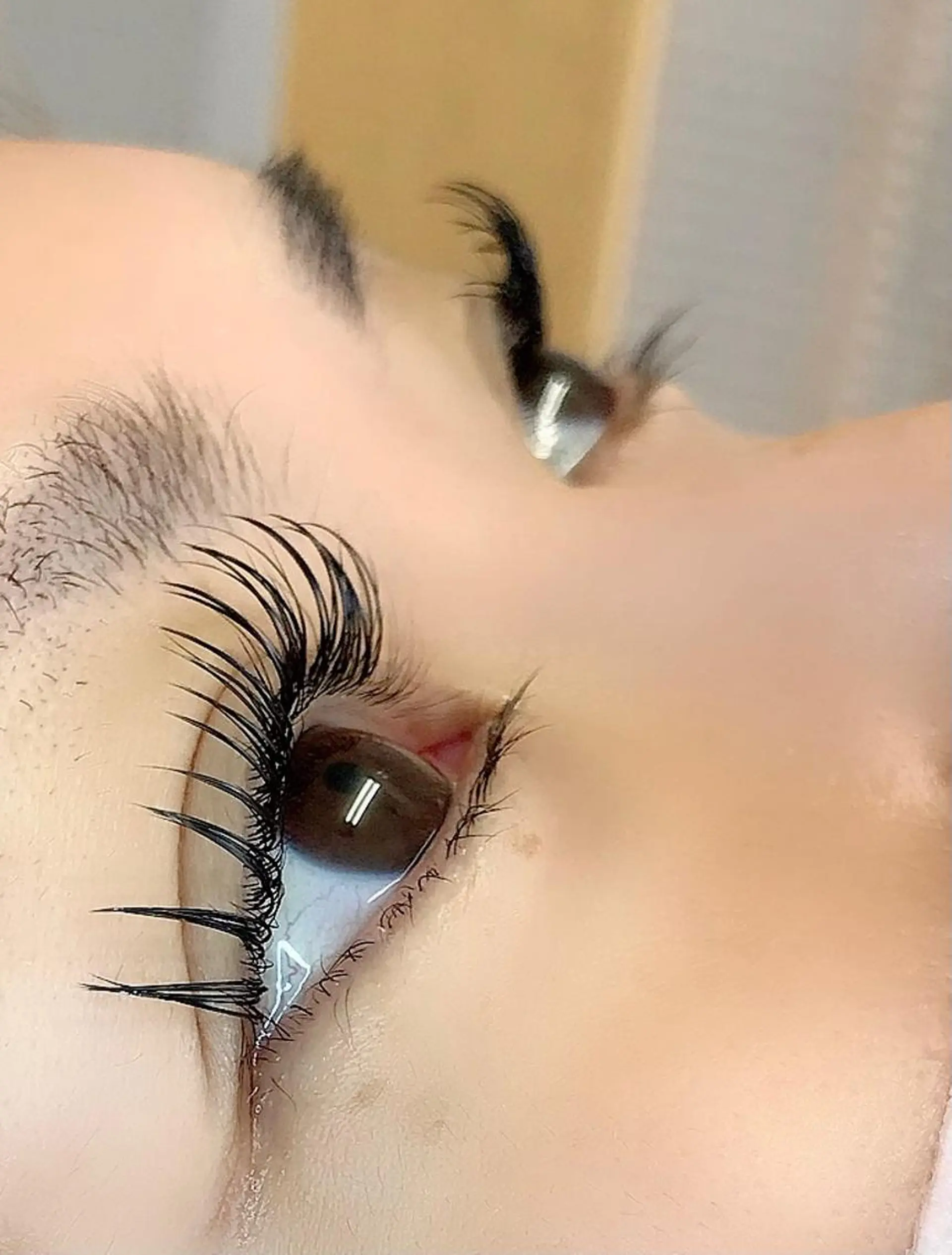 メンズ マツエク・マツパ フラットラッシュ ゴージャス パリジェンヌラッシュリフト マツエク irieアイリー 鈴木紀美の眉毛・アイブロウイメージ