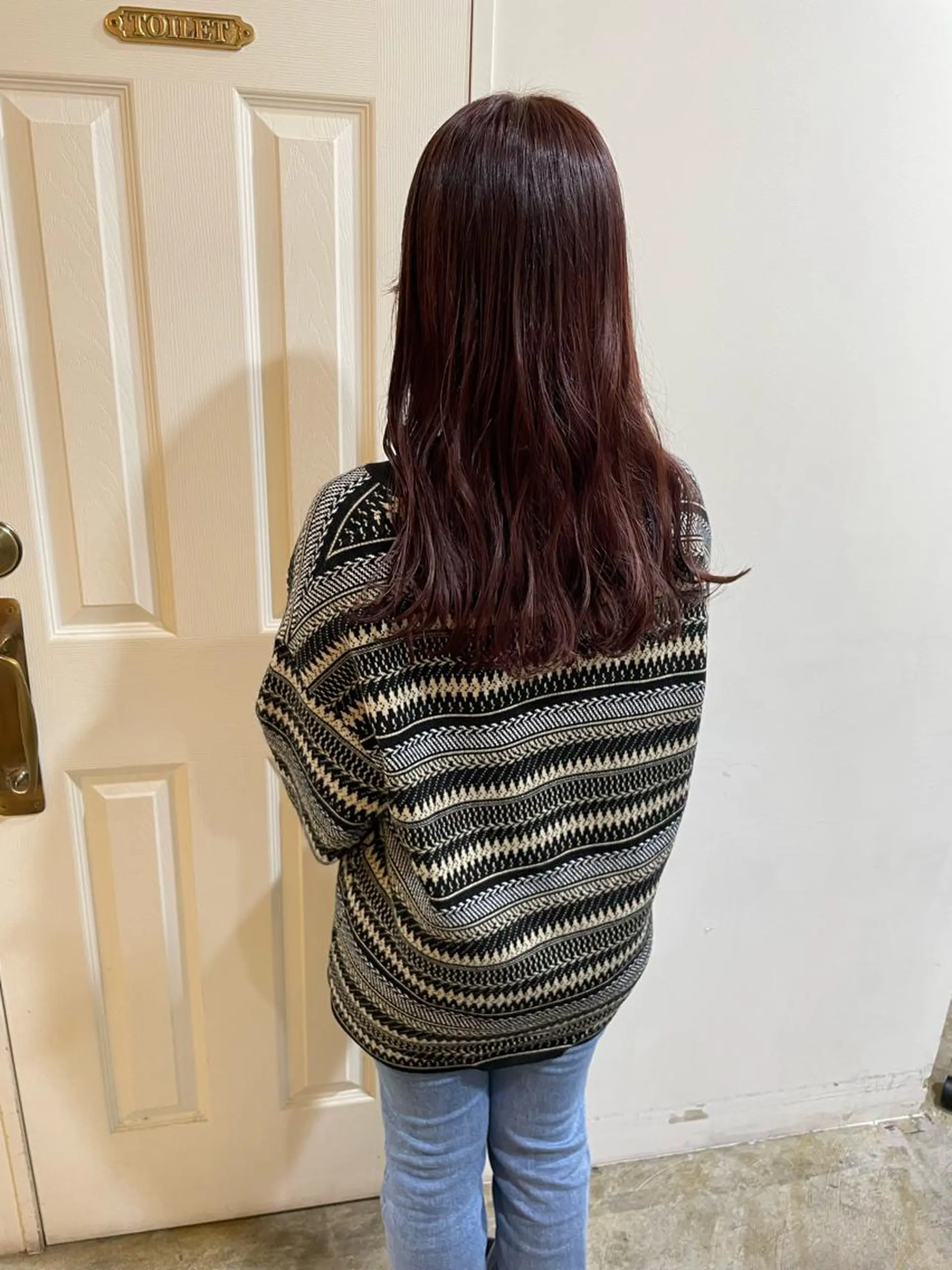 セミロング カラー ボルドーカラー ブラウンカラー ヘアカラー トリートメント MIOベージュカラー 柔らかいカラーのヘアスタイル