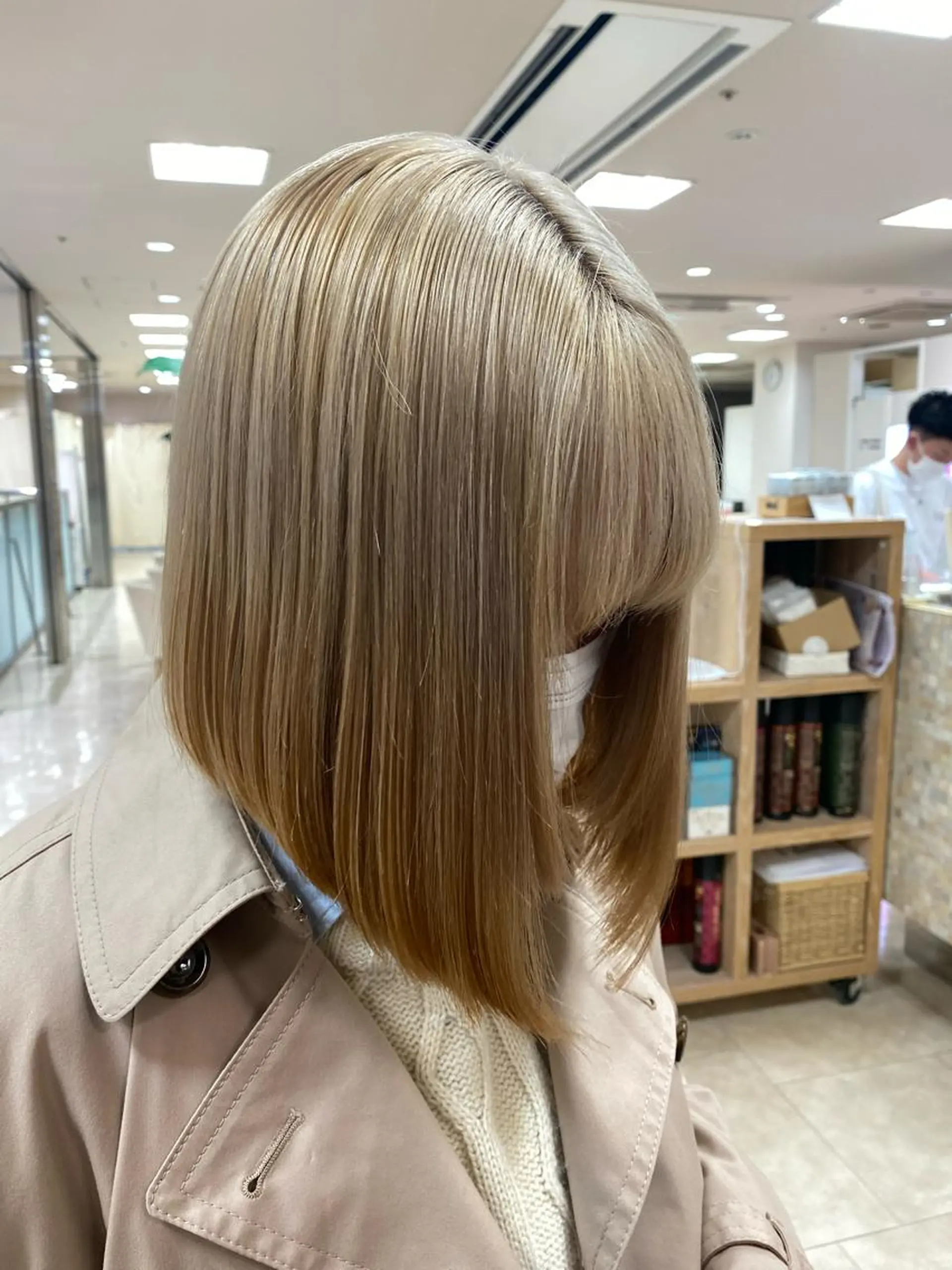 ショート カラー ベージュカラー ホワイトベージュ ヘアカラー トリートメント ヘアセット ハイトーン/ウルフ /レイヤー/坂野幸伸のヘアスタイル