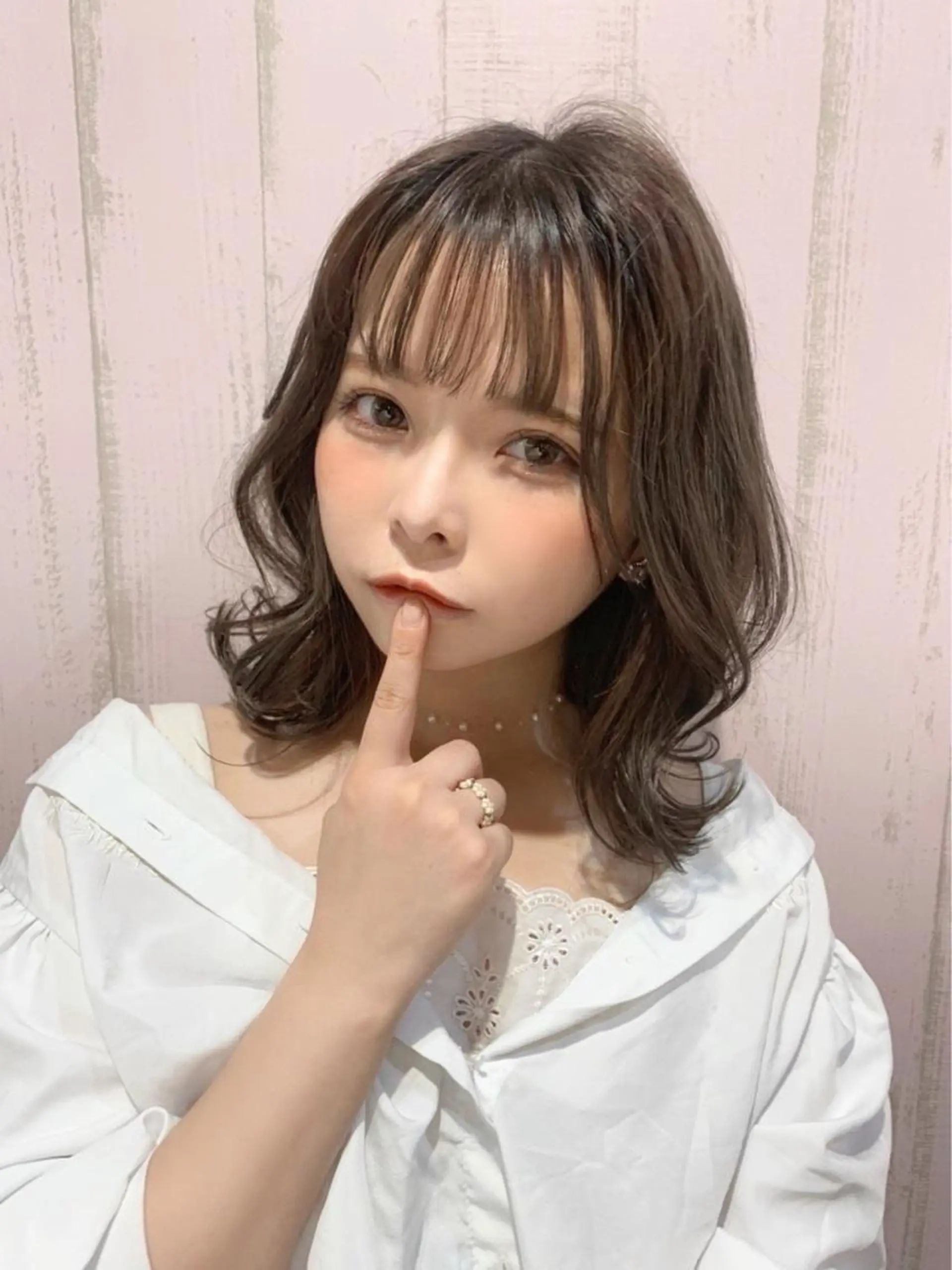 ミディアム カラー グレージュ ミルクティーグレージュ くびれヘア 韓国風ヘア 髪質改善☆ 縮毛矯正miyuのヘアスタイル
