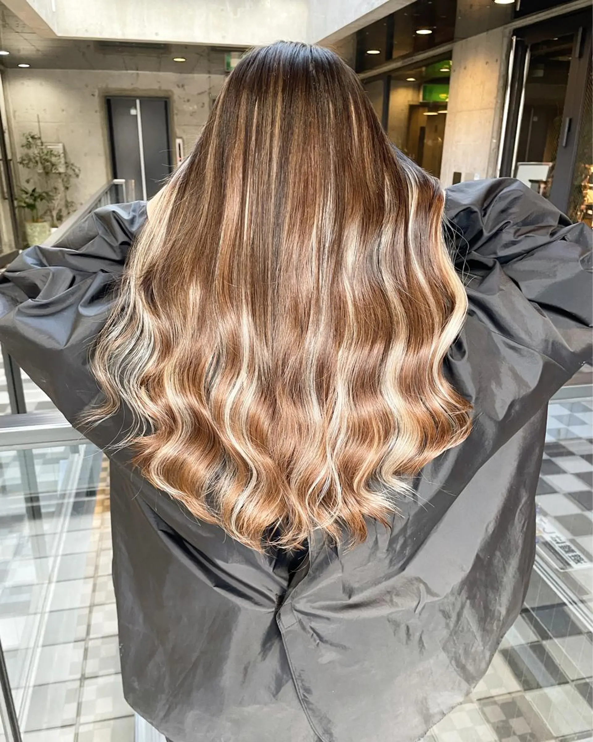 ロング カラー ヘアアレンジ エクステ TATSUYA アートディレクターのヘアスタイル