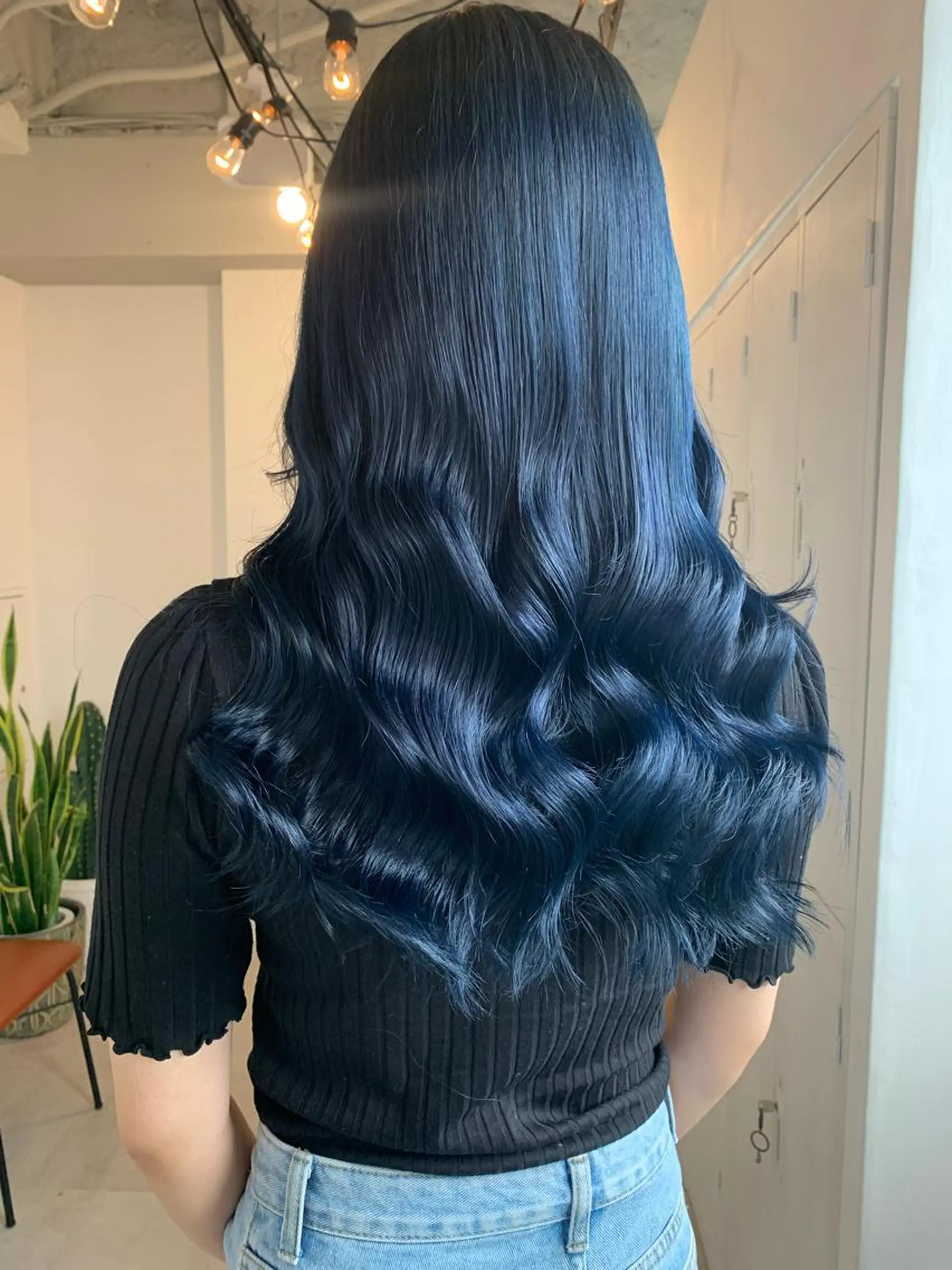 ロング カラー 黒髪 ブリーチ ブルーカラー ブルーブラック ネイビーカラー 🌸MAYU🌸 ハイトーン➕レイヤーのヘアスタイル