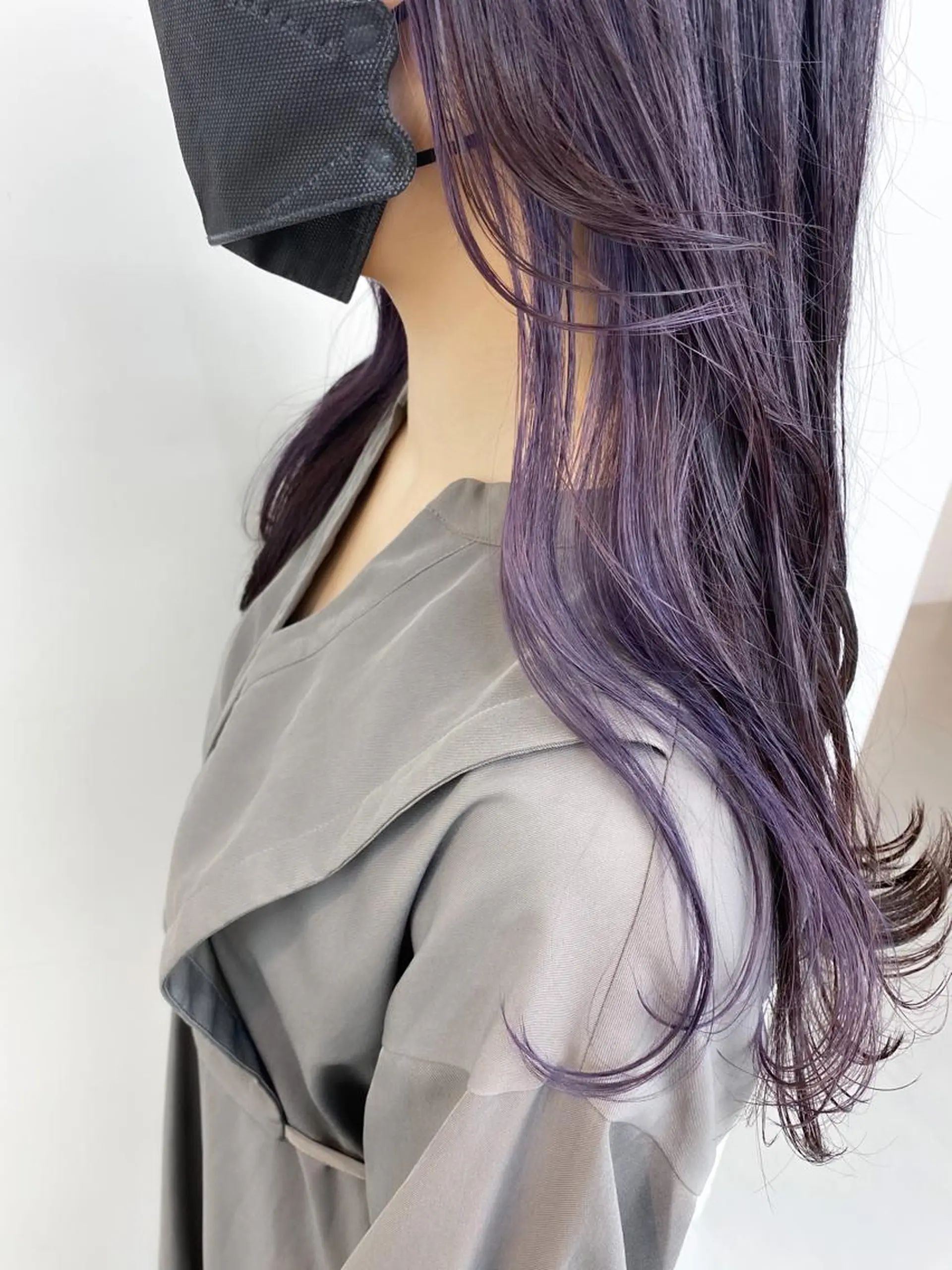 ロング カラー ブリーチ イヤリングカラー インナーカラー バイオレットカラー カット ヘアカラー トリートメント Meena by urban所属・丹羽 隼人/髪質改善 /韓国ヘア🇰🇷のヘアスタイル