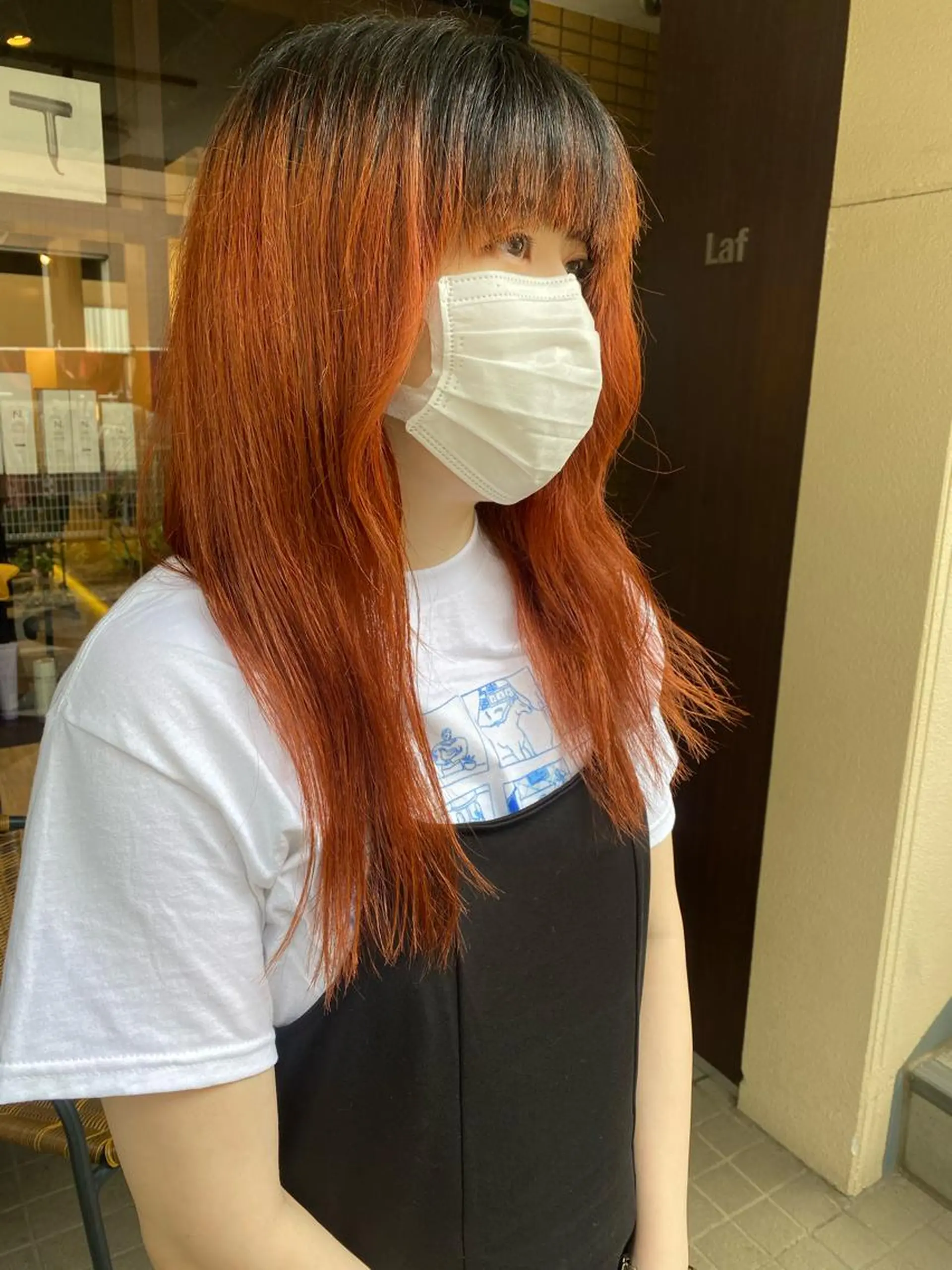 セミロング カラー ブリーチ オレンジ カット パーマ トリートメント 西山 恵太郎のヘアスタイル