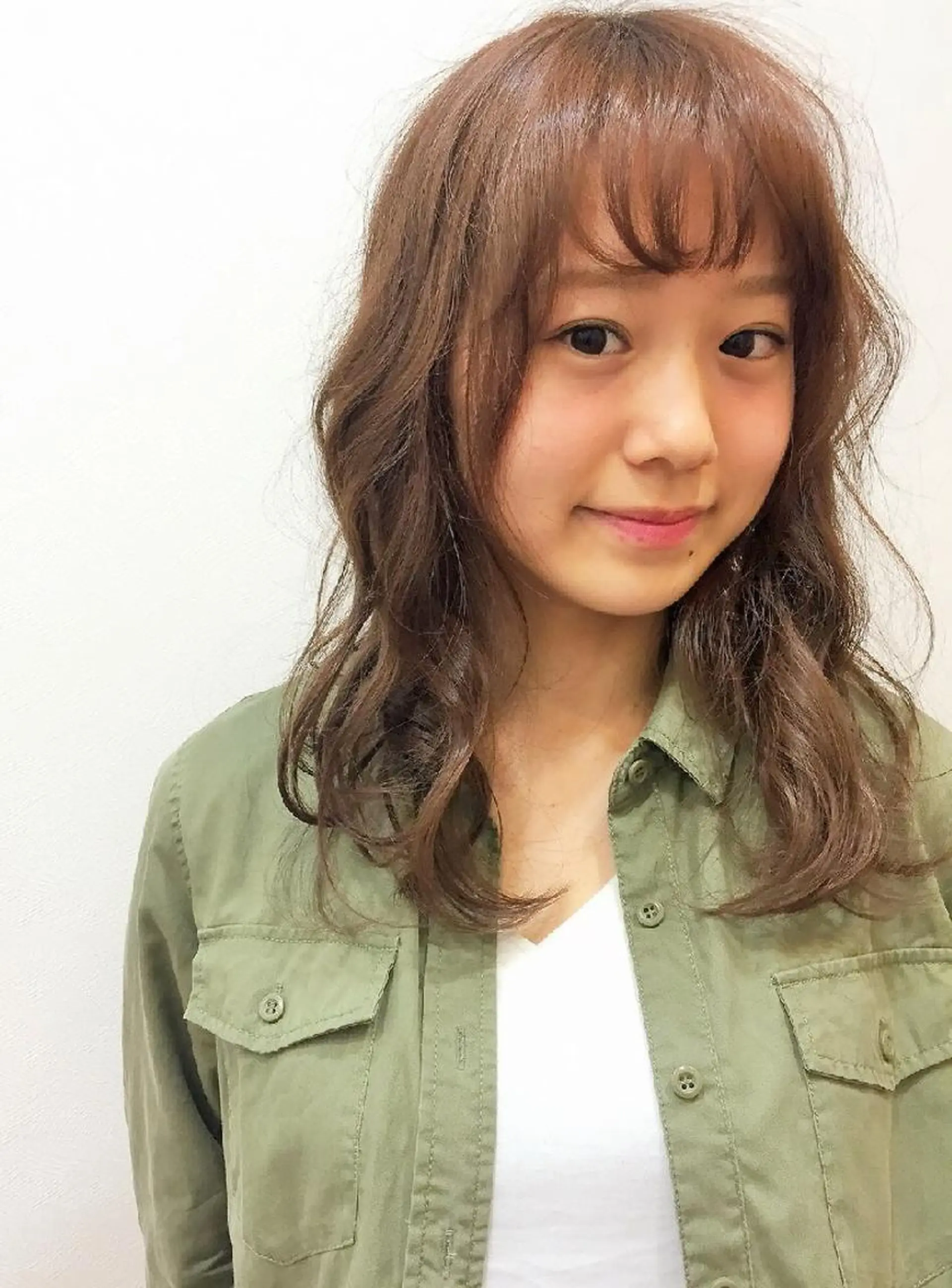 セミロング カラー パーマ 本間 裕史　のヘアスタイル