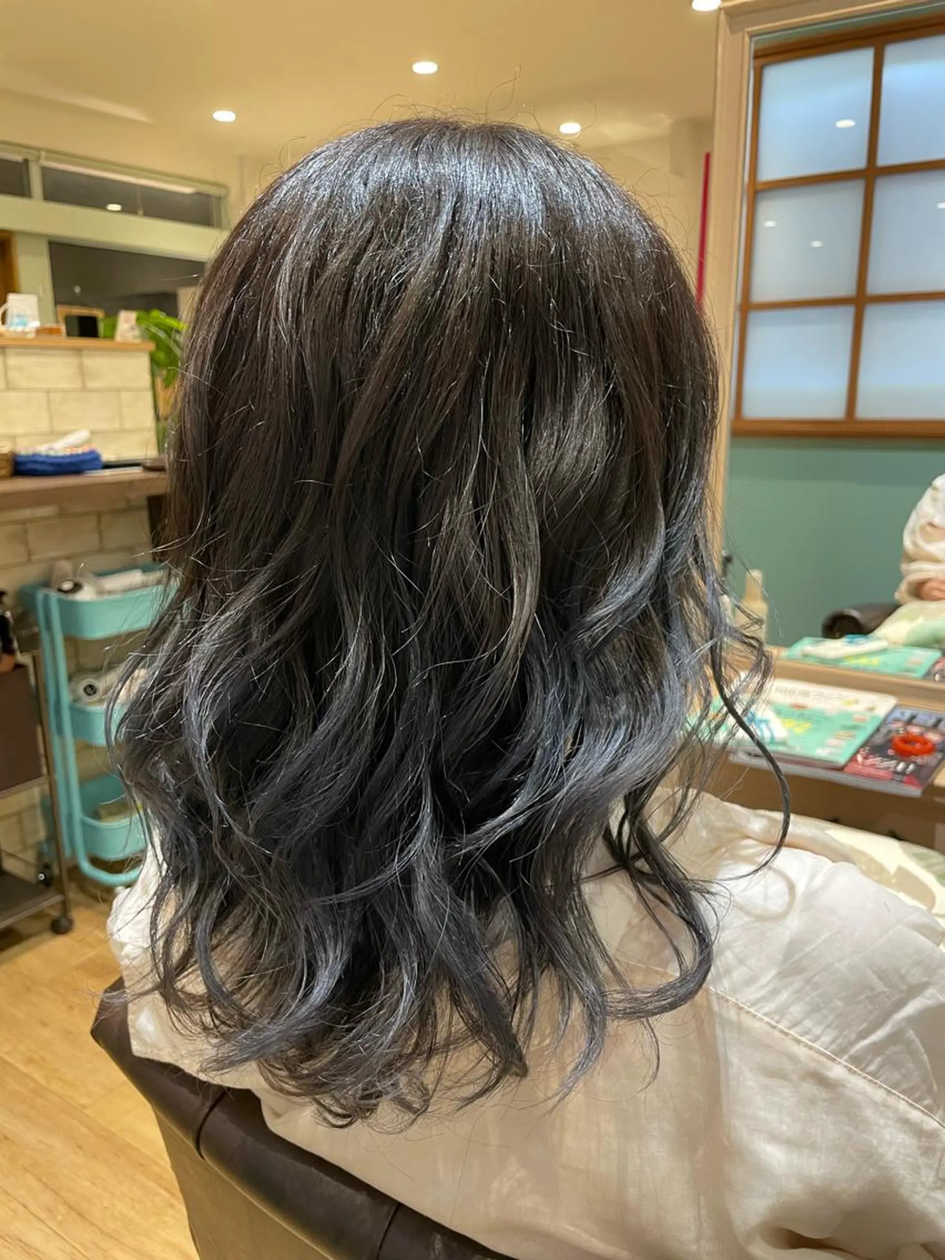 カラー 高嶋 憂蘭々のヘアスタイル