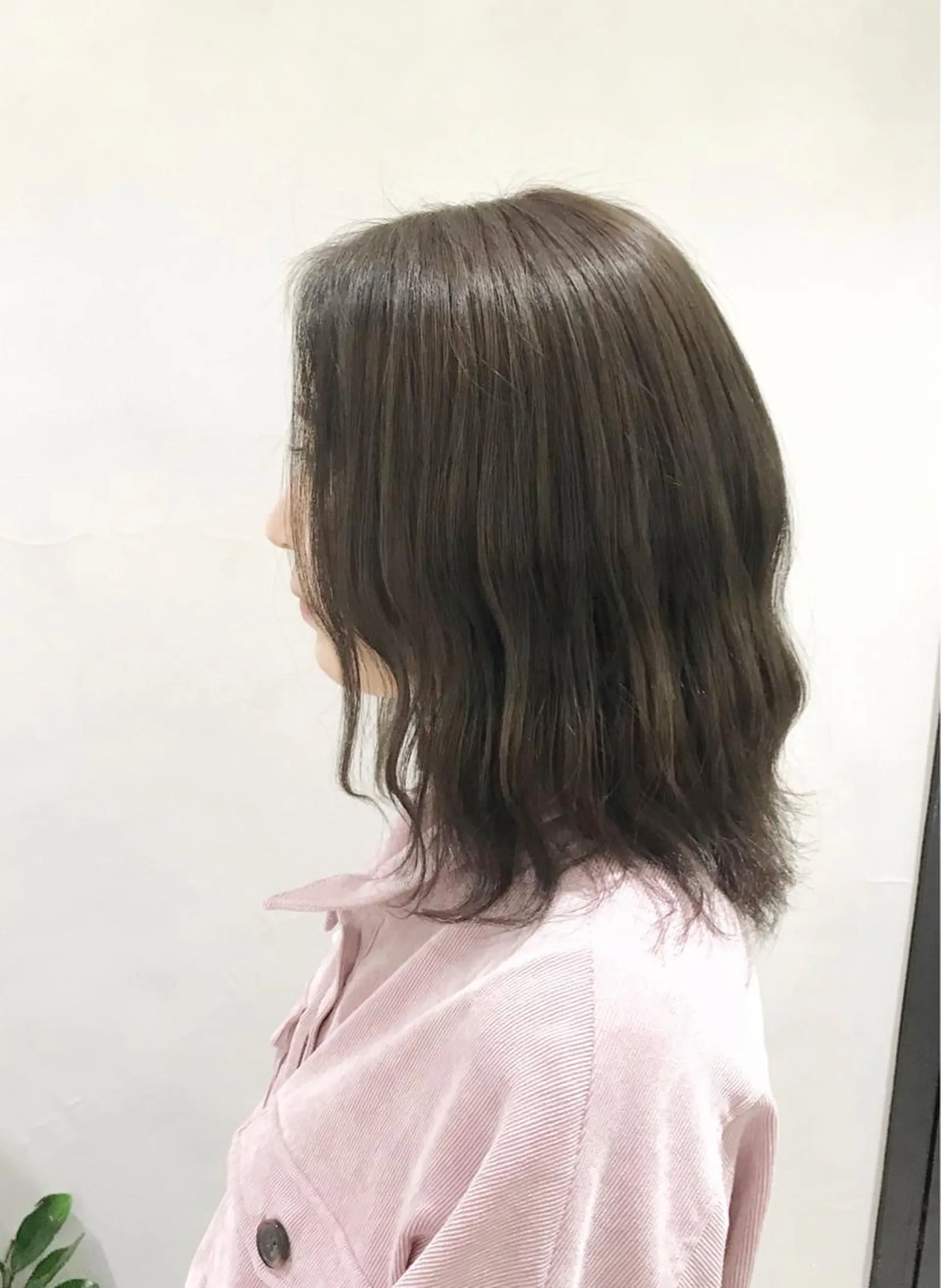 セミロング 予約 停止のヘアスタイル