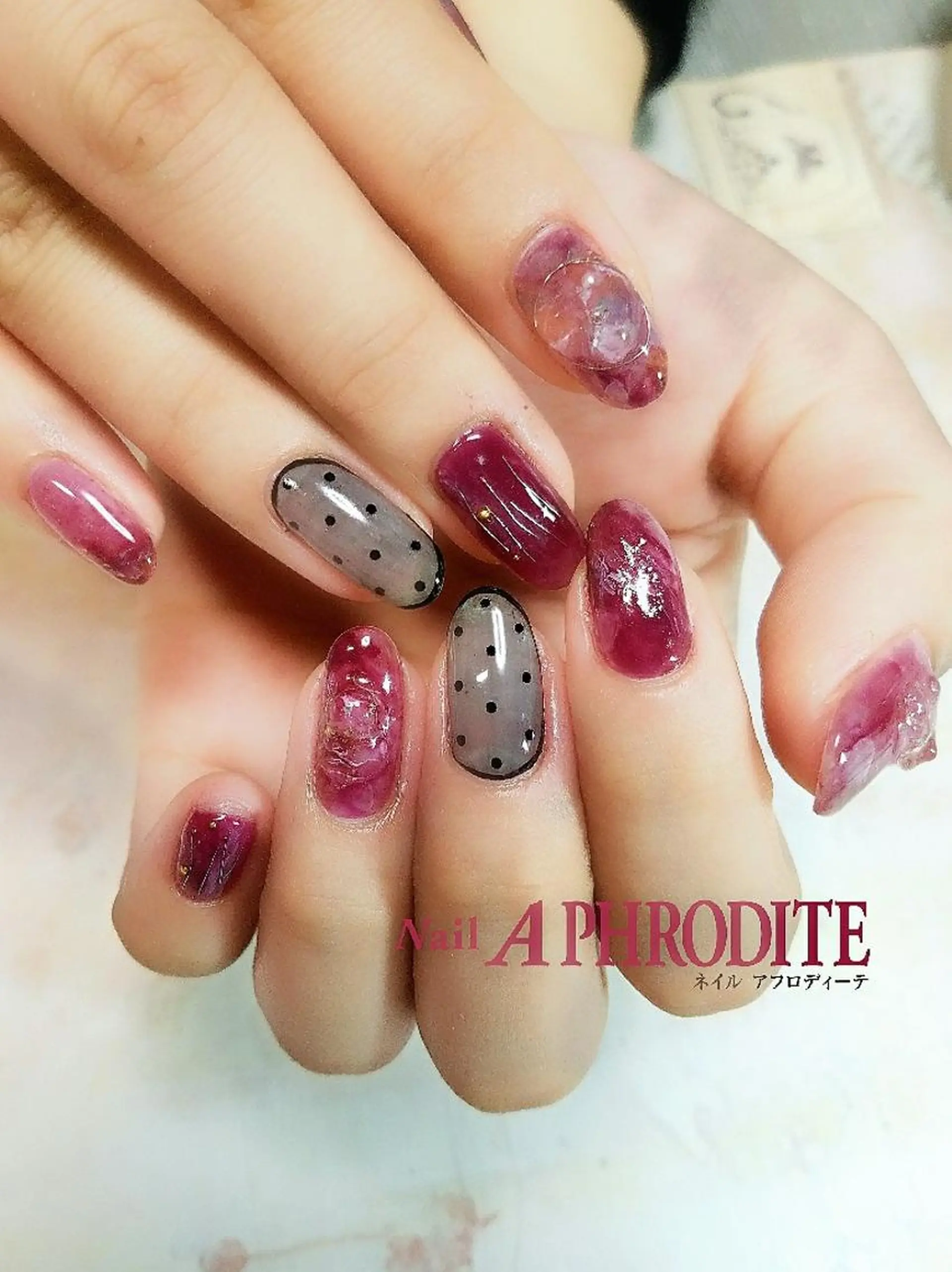 ネイル 赤色 Nail  Aphroditeのネイルデザイン