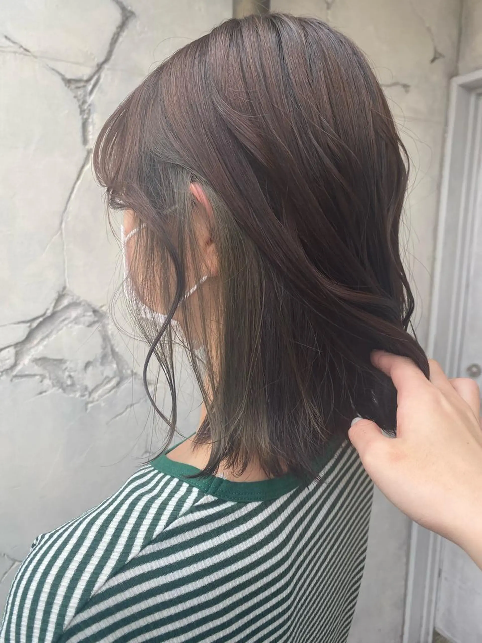 ミディアム カラー アッシュ アッシュブラウン ベージュカラー ブラウンカラー インナーカラー manaka/カット モデル募集中📣💬のヘアスタイル