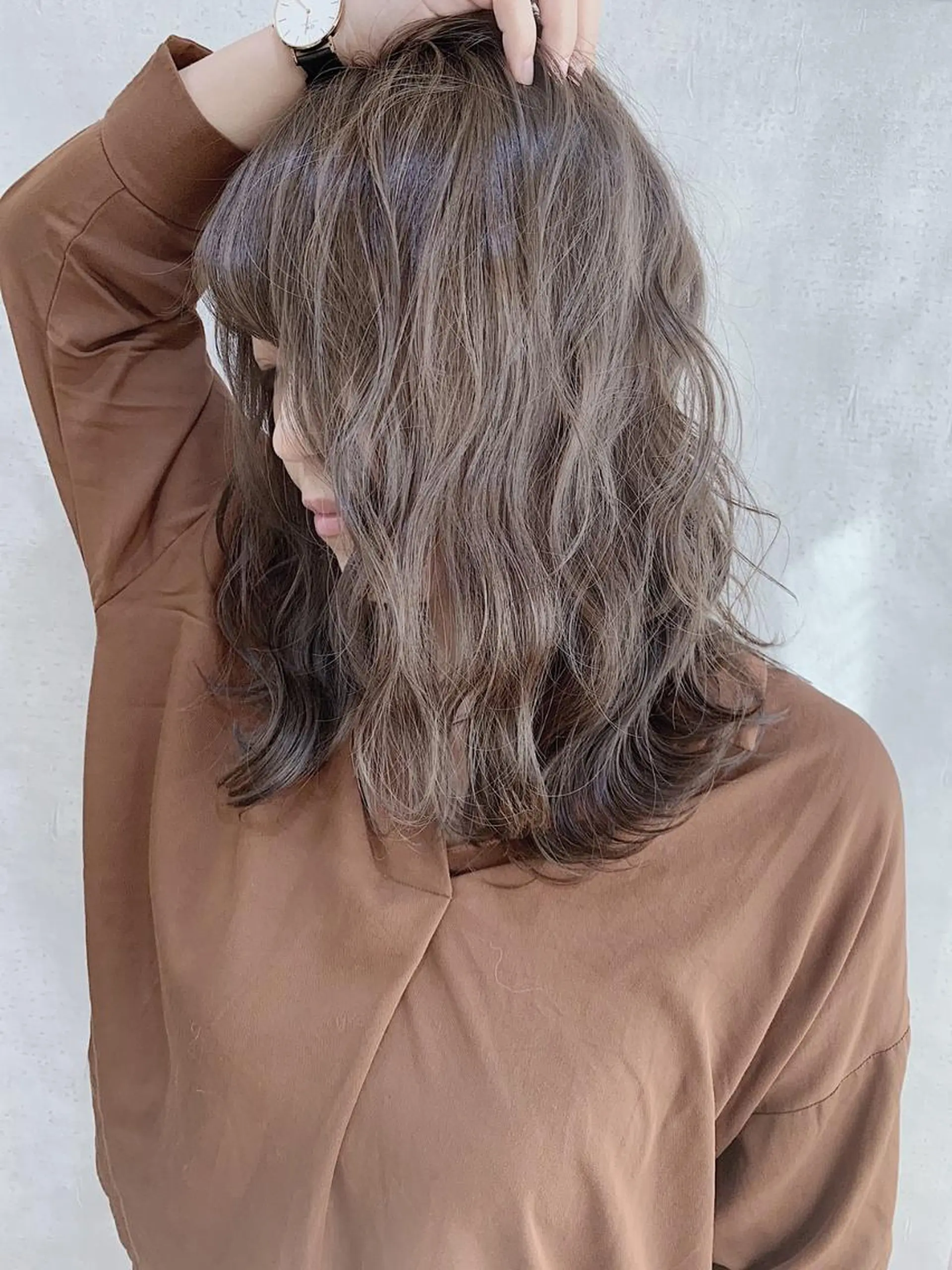 セミロング カラー MOU namba ムウナンバのヘアスタイル