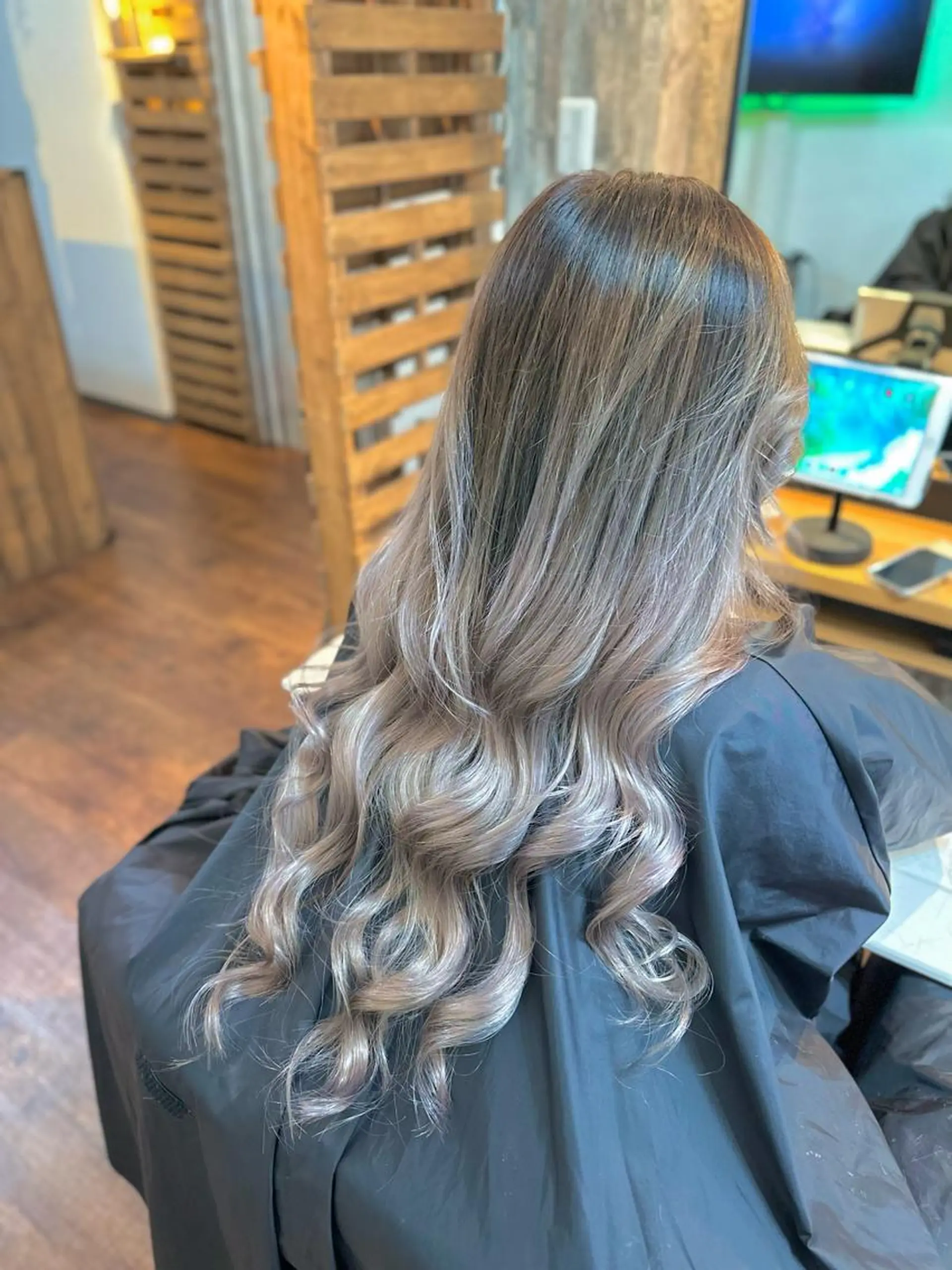 ロング カラー ピンクカラー カット ヘアカラー トリートメント Lizir ルズィール所属・Luzir⭐︎ GEN⭐︎のヘアスタイル