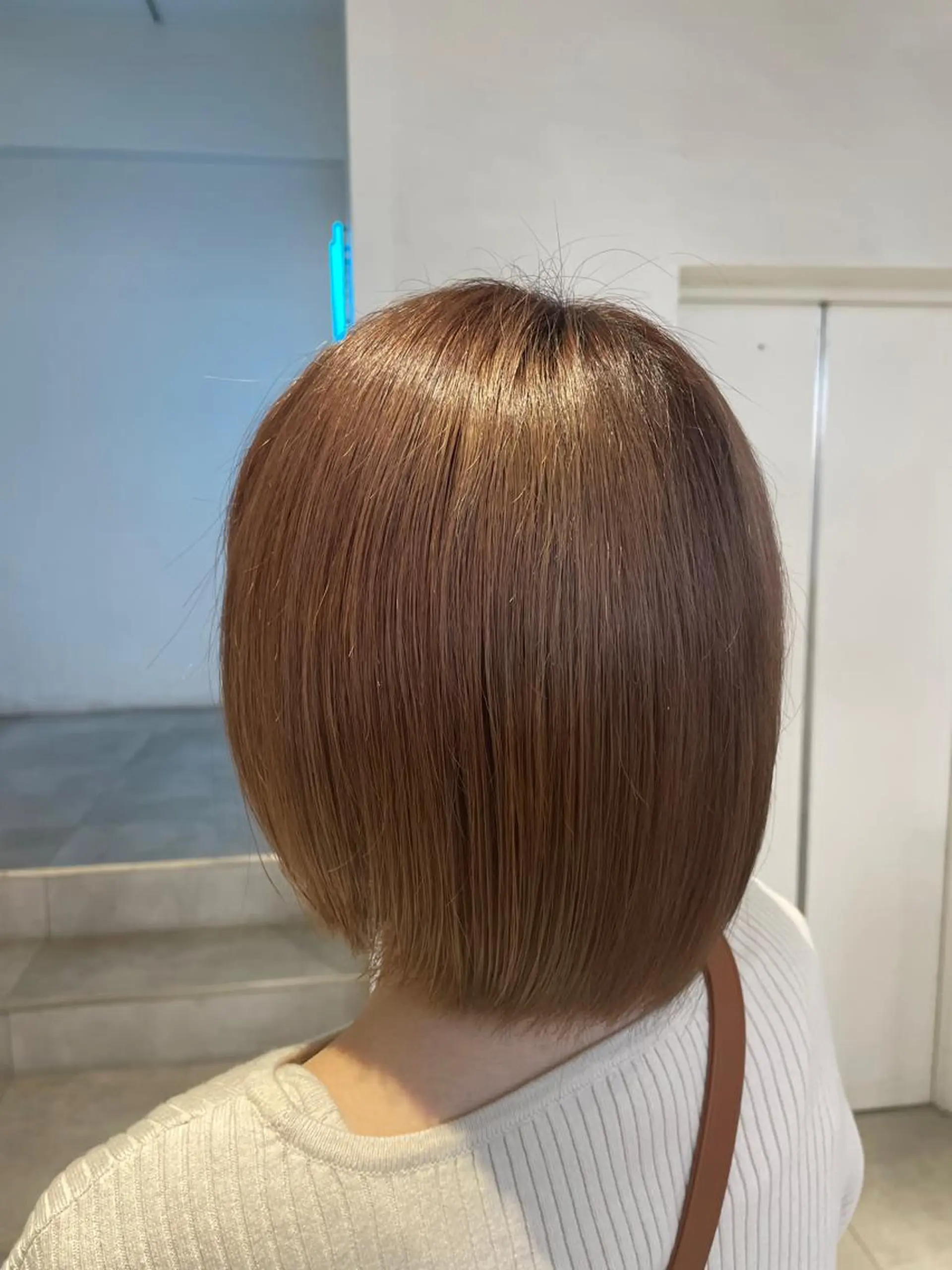 ショート カラー ヘアカラー トリートメント 切りっぱなしボブ レイヤー/縮毛矯正のヘアスタイル