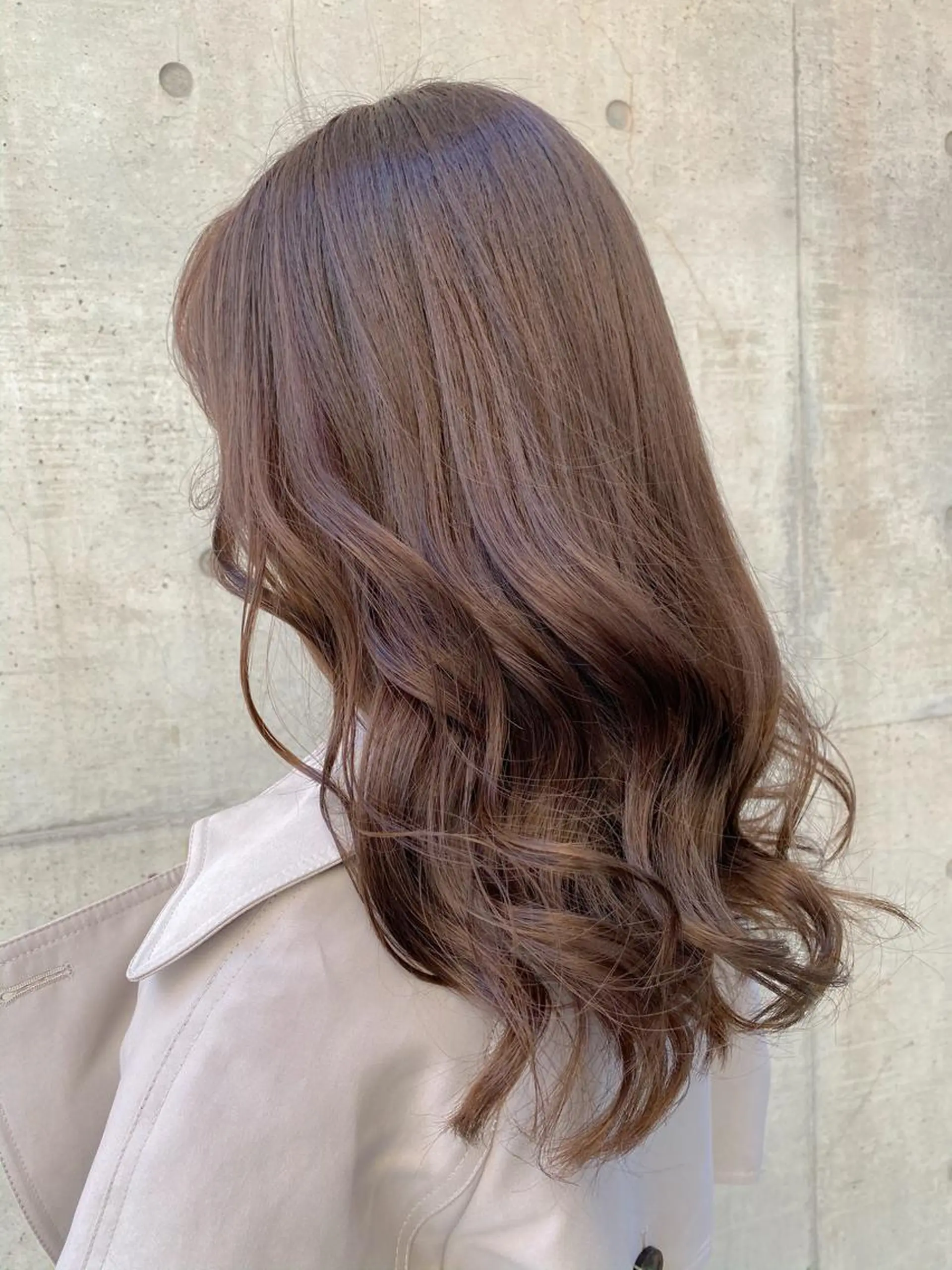 セミロング カラー アッシュ イルミナカラー シルバー シルバーアッシュ 【透明感、艶髪】西村 有司のヘアスタイル