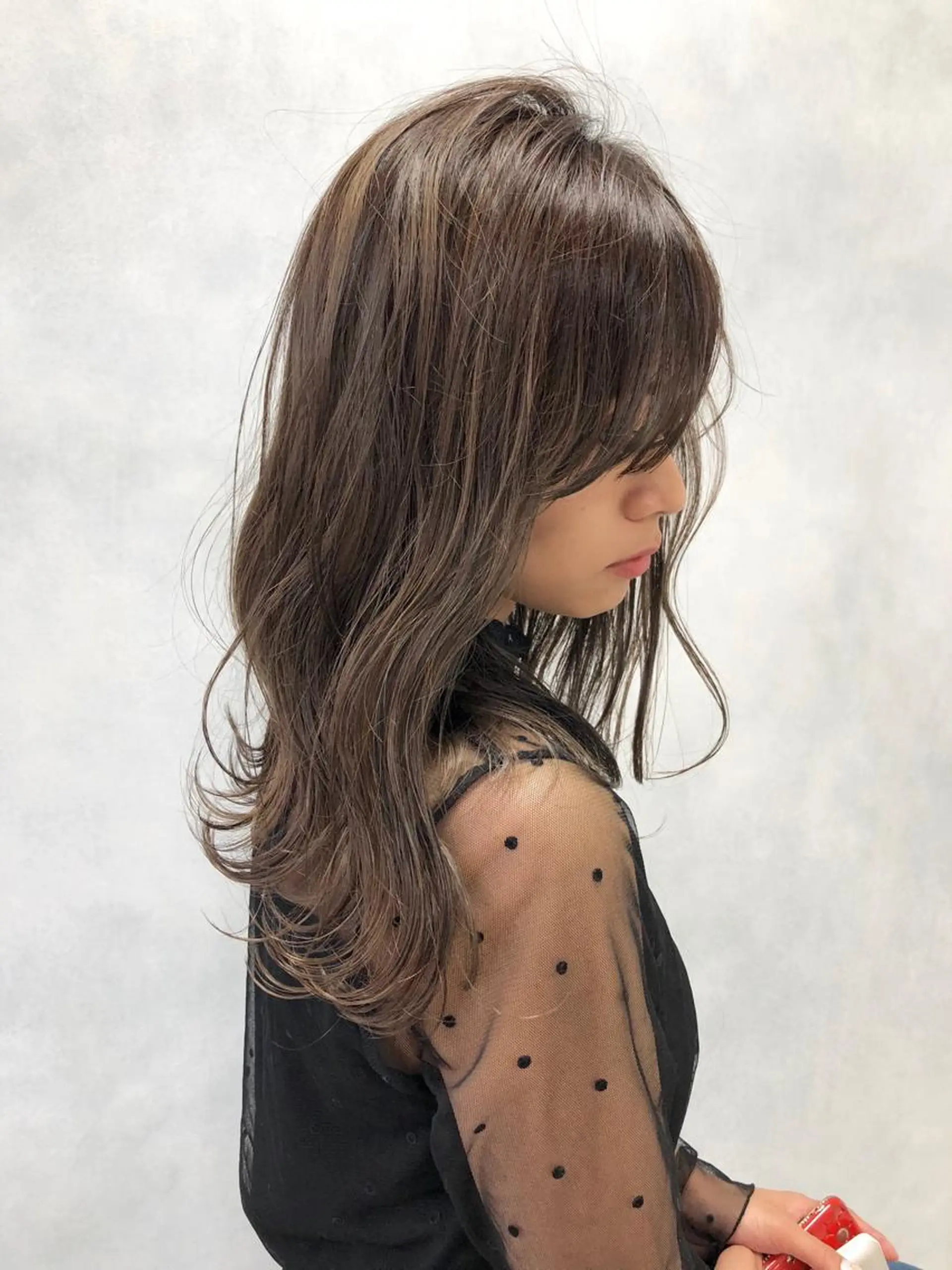 セミロング 外国人風カラー ハイライト レイヤーカット ヘアカラー トリートメント 小澤大輔 YOLO hairのヘアスタイル